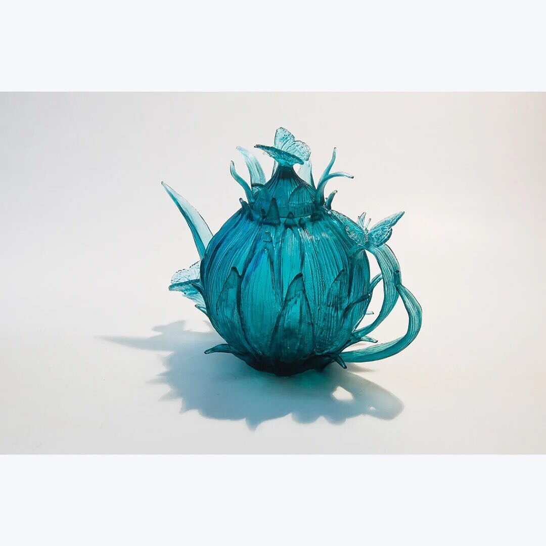 Posted @withregram &bull; @glassartinnz Last few days to see the Curious exhibition, showing until October 30
An eclectic collection of glass art, exhibiting alongside Focus On Glass at Estuary Art Centre, Orewa

Pictured is Evelyn Dunstan's gorgeous