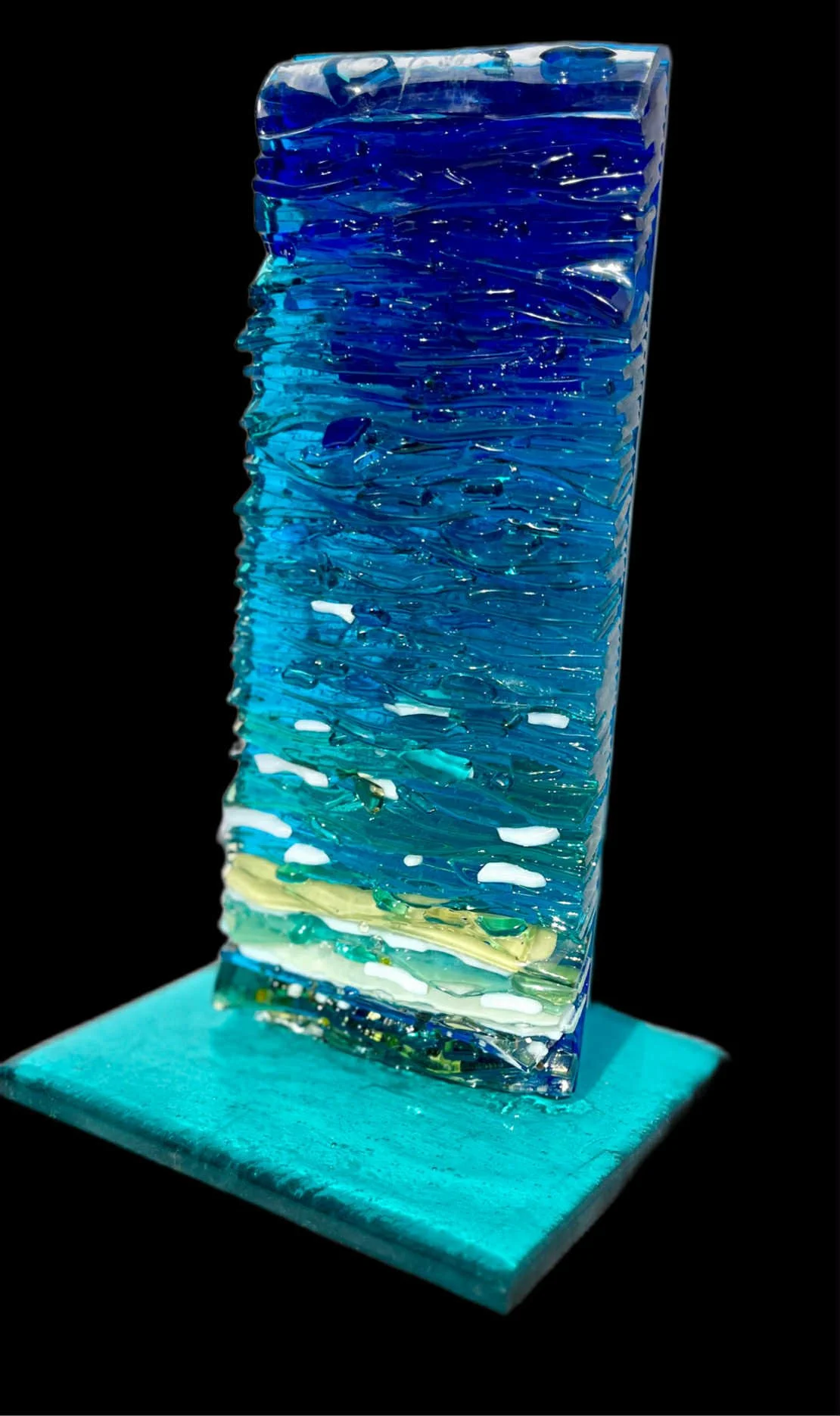 Wave from the Sea by Caren Ashford
16 x 27 x 13 cm
Commissions available - contact Caren directly to discuss at dashfordglass@gmail.com