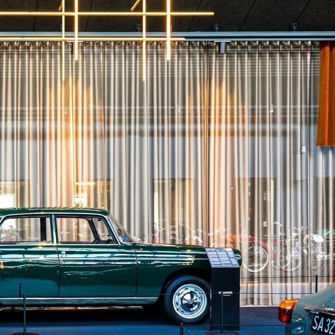 Beautiful cars &amp; curtains at the Haaning Collection Museum. 

Interior design by @helleflou Curtains by @anddrape 
Lighting design by @piastautz
Repost from @stilling1949 

#museuminterior #interiordesign #curtains #vintagecars #lightingdesign