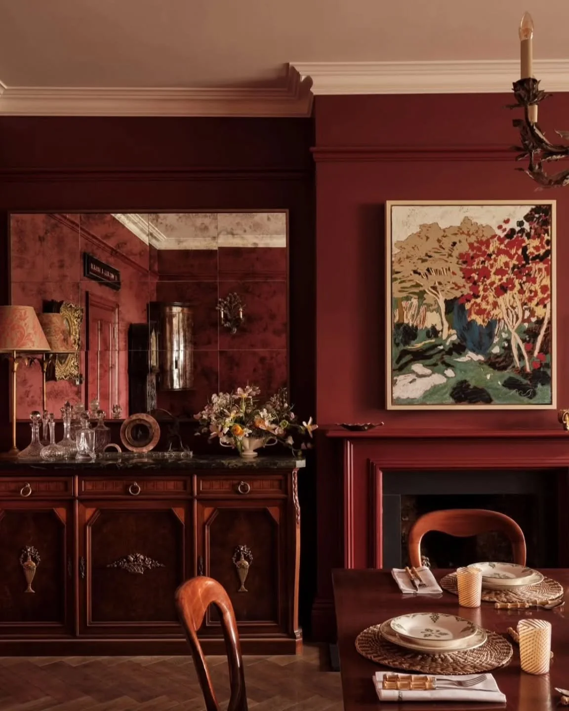 The most beautiful interior for 'Jeanie's Garden No.3' ❤️
Sourced by @myloart and styled by @rebecca.hughes.interiors 
Featured in @cabanamagazine 

📷 @astridtemplier