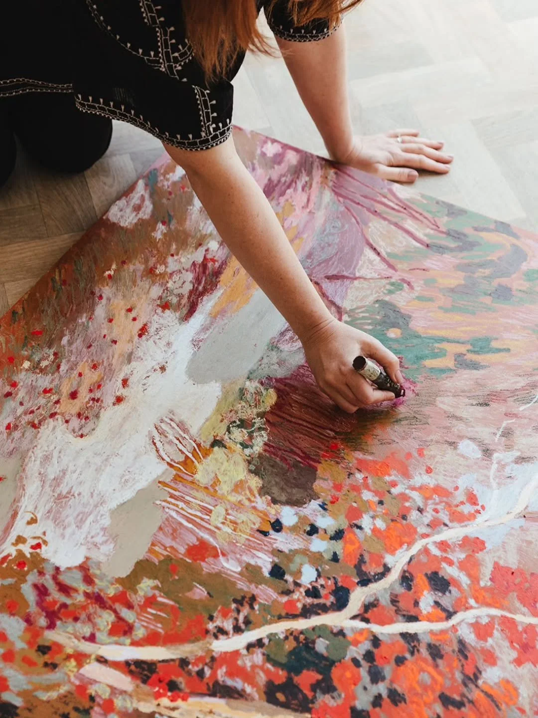 New works in the studio, launching @tappancollective in L.A this July 

📷 @matildadelvesphotos

#sennelier #oillandscape #contemporaryart #newartcollection #oilsticks