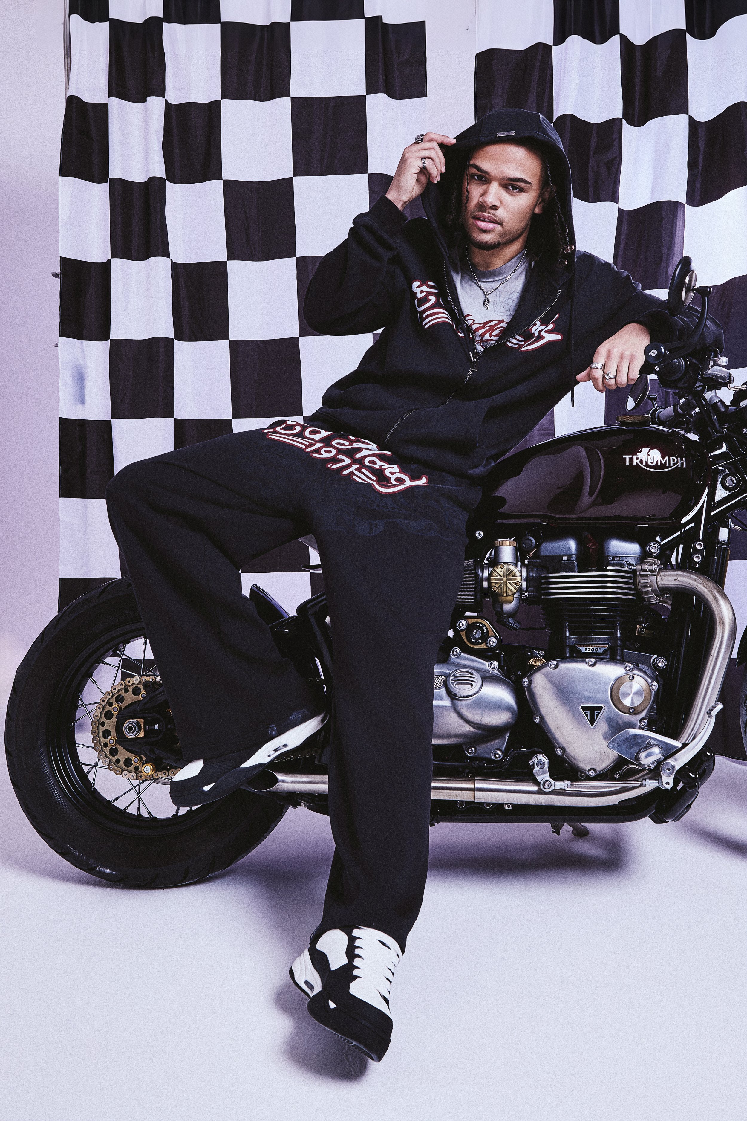 18_11_25_ED_HARDY_LOOKBOOK_260128 copy.jpg