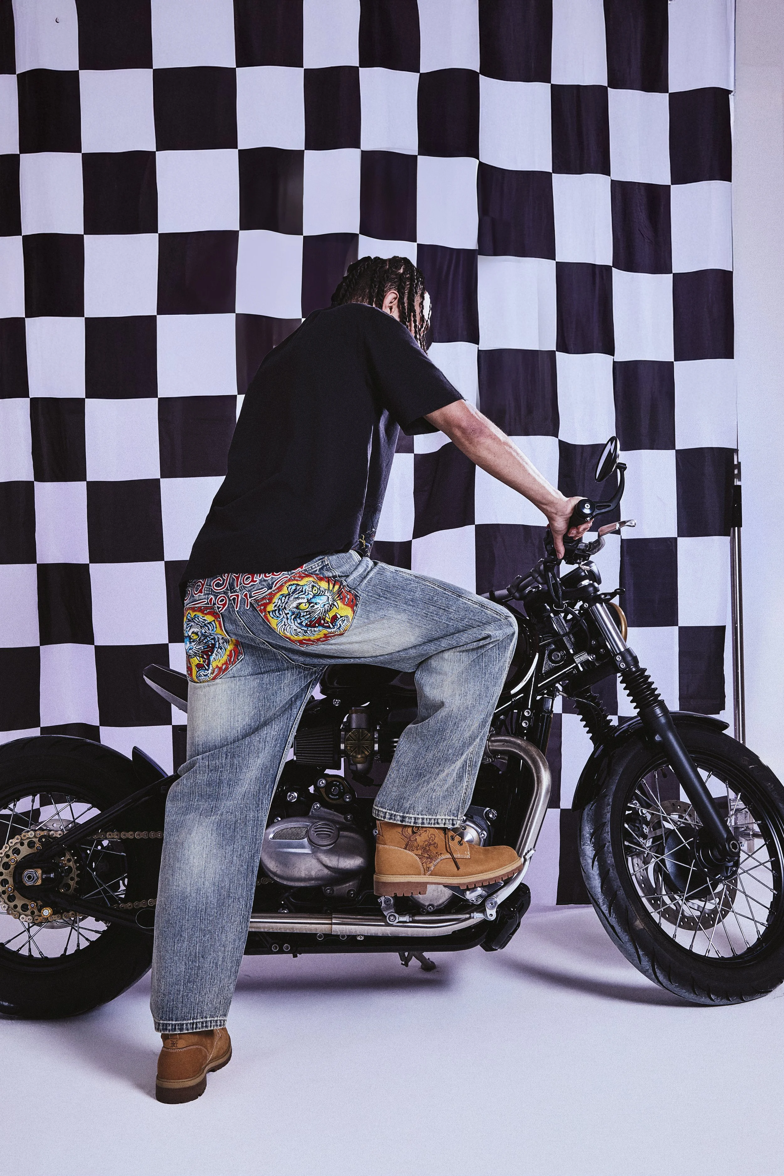 18_11_25_ED_HARDY_LOOKBOOK_260339 copy.jpg