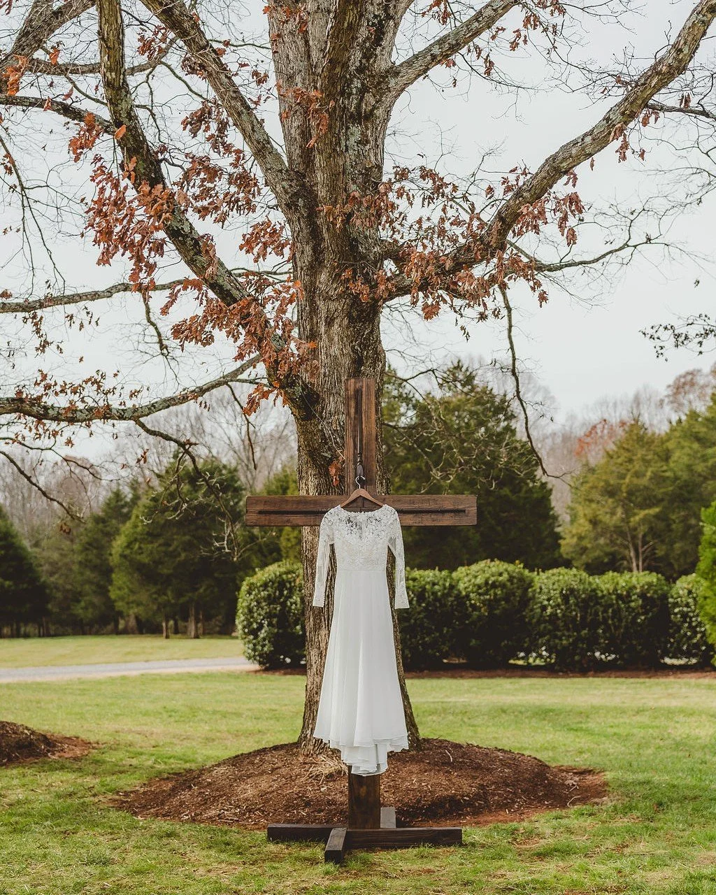 ✨ Sneak Peek Alert! ✨

We&rsquo;re still swooning over this dreamy wedding at Green Gables Farm, and we just had to share a little preview! From the timeless elegance of this lace gown to the most stunning embroidered boots (seriously, how gorgeous a