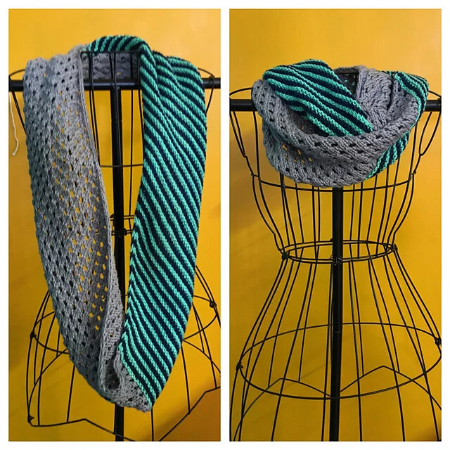 FO: Stripes and Eyelets Cowl