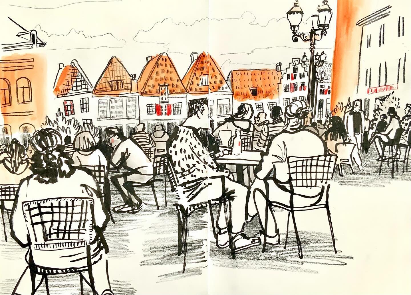 A sunny Sunday afternoon in Amersfoort with sketch pals @gertrudesteenbeek @martinedegraaff and @kittyvdheuvel 

As we were sketching at the @baristacafeamersfoort terrace (a mix of coffee, cake, lunch and art supplies on the table), part of the fest