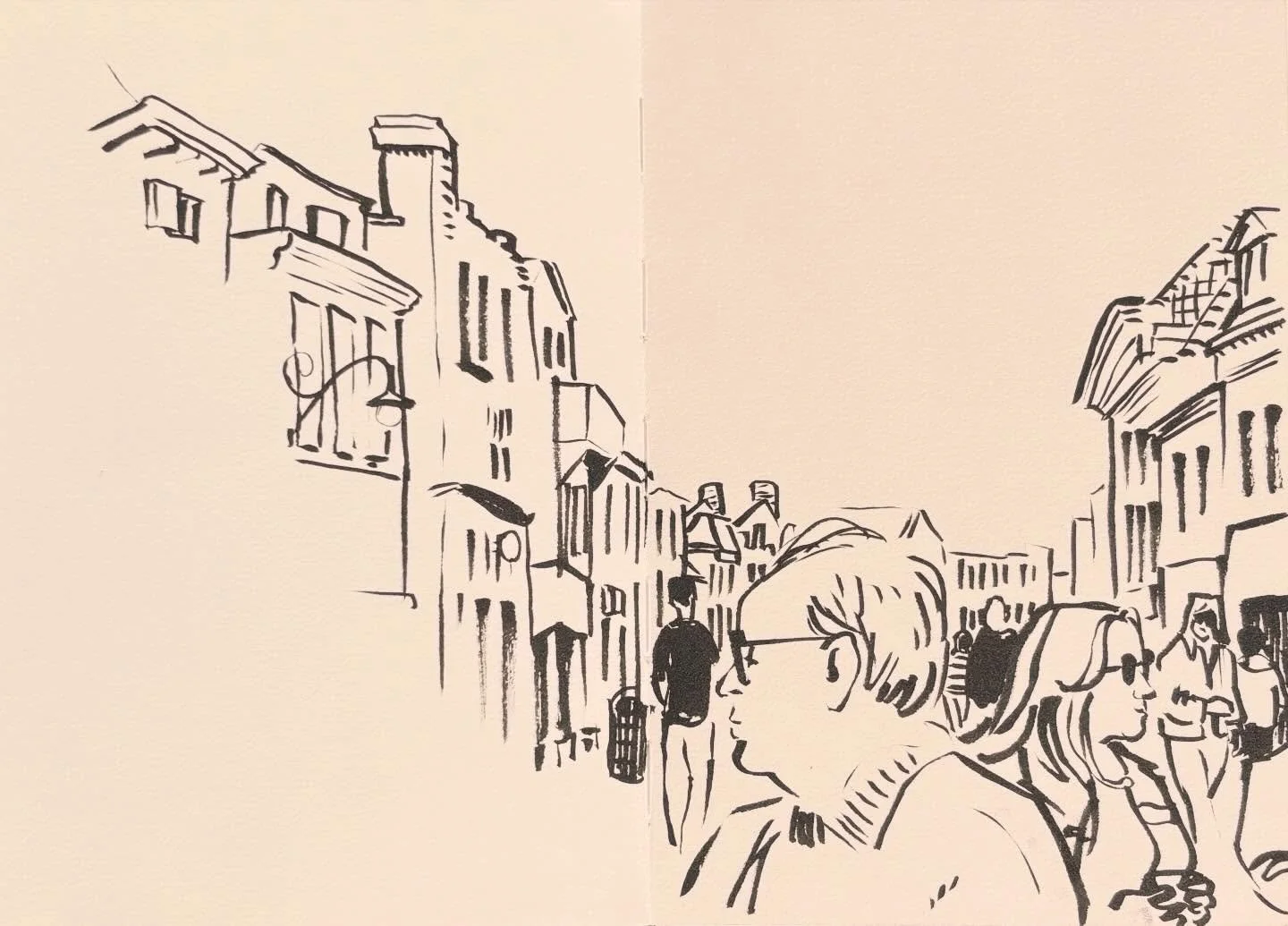 Lucky me: another sketch-and-lunch date! 
Today I enjoyed the spring weather outside with my sketchy pals @martinedegraaff @kittyvdheuvel and @gertrudesteenbeek 

Materials used:

- Etchr sketchbook, A5

-Pentel pocket brush pen

-Lamy Joy calligraph