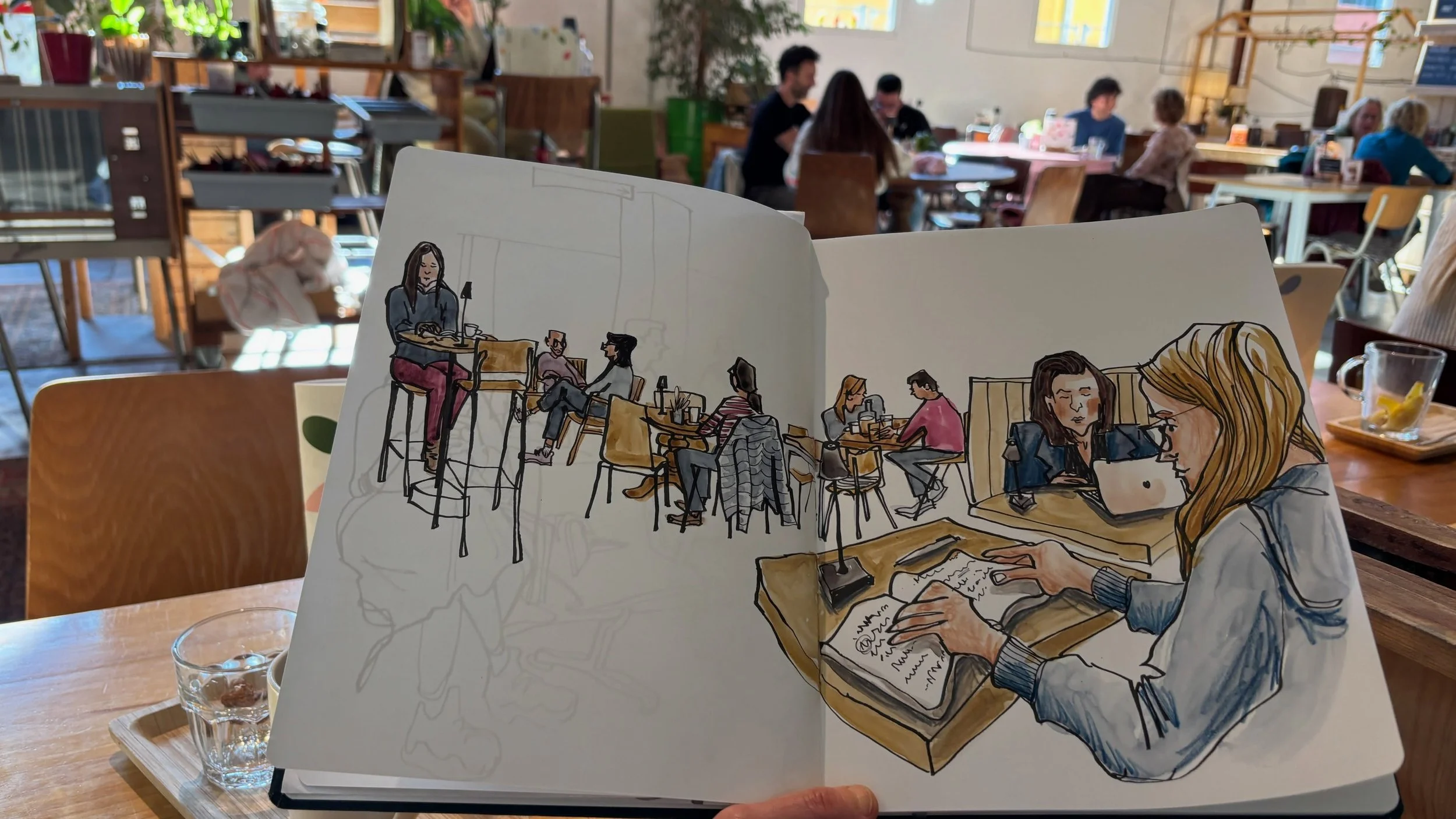 This afternoon, I treated myself to coffee and a sketch in town. The drawing kind of matches my #Inktober prompt for today, day 20: overlapping subjects. In this case, overlapping people. 

Drawing overlapping subjects teaches you depth and compositi
