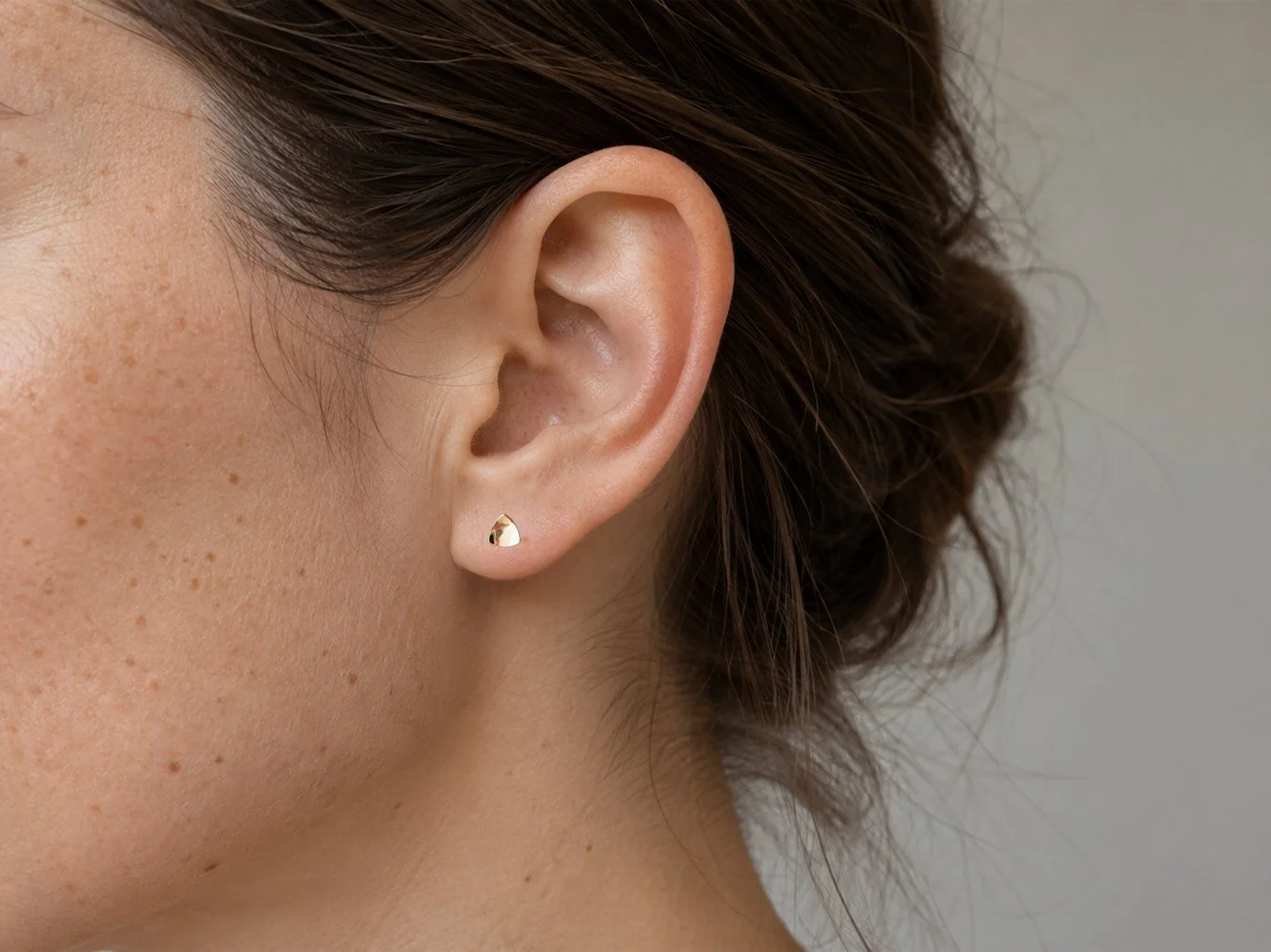 Reauleux on ear hero.jpg