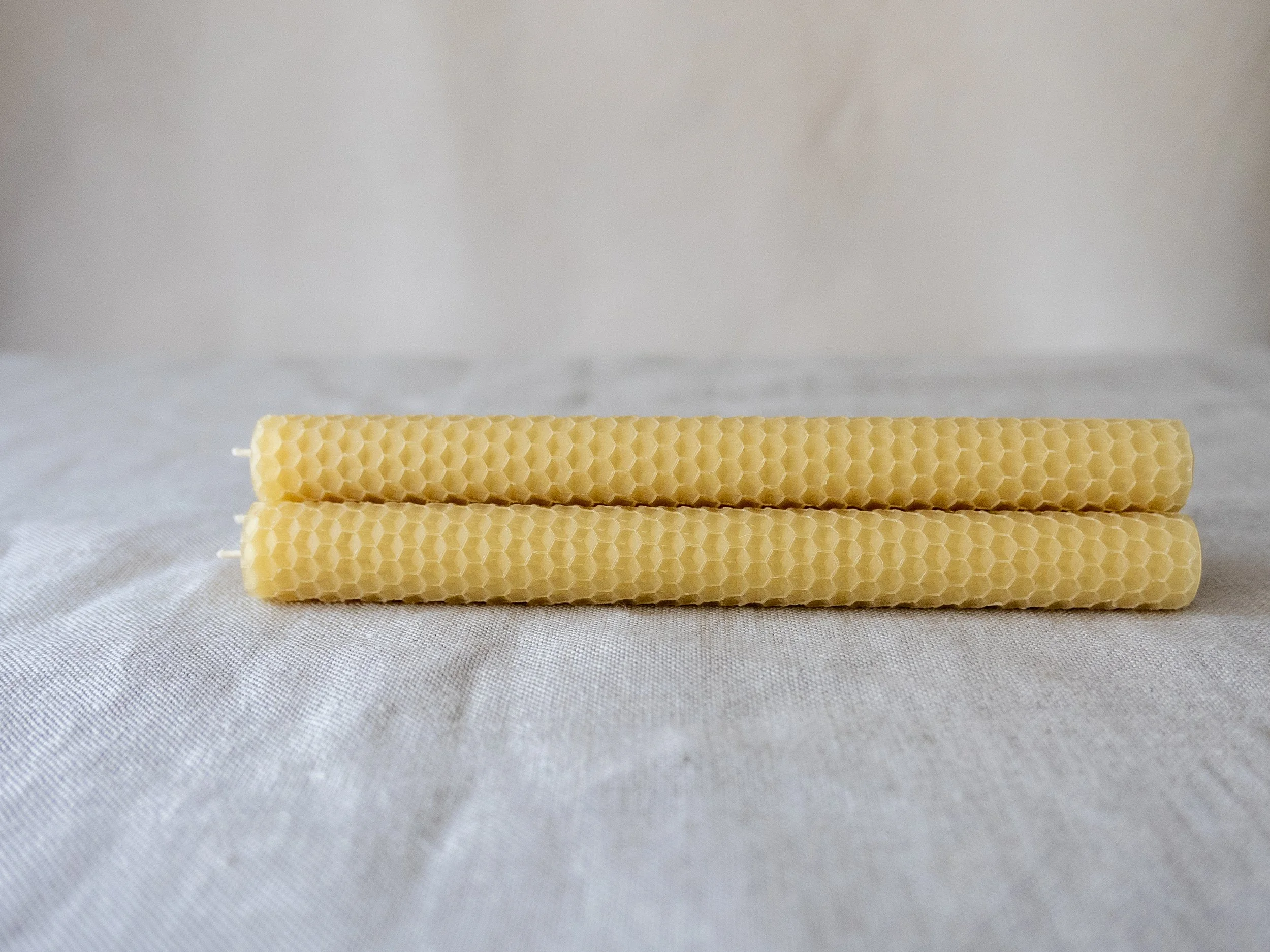 BEESWAX CANDLES 6-HR TAPER