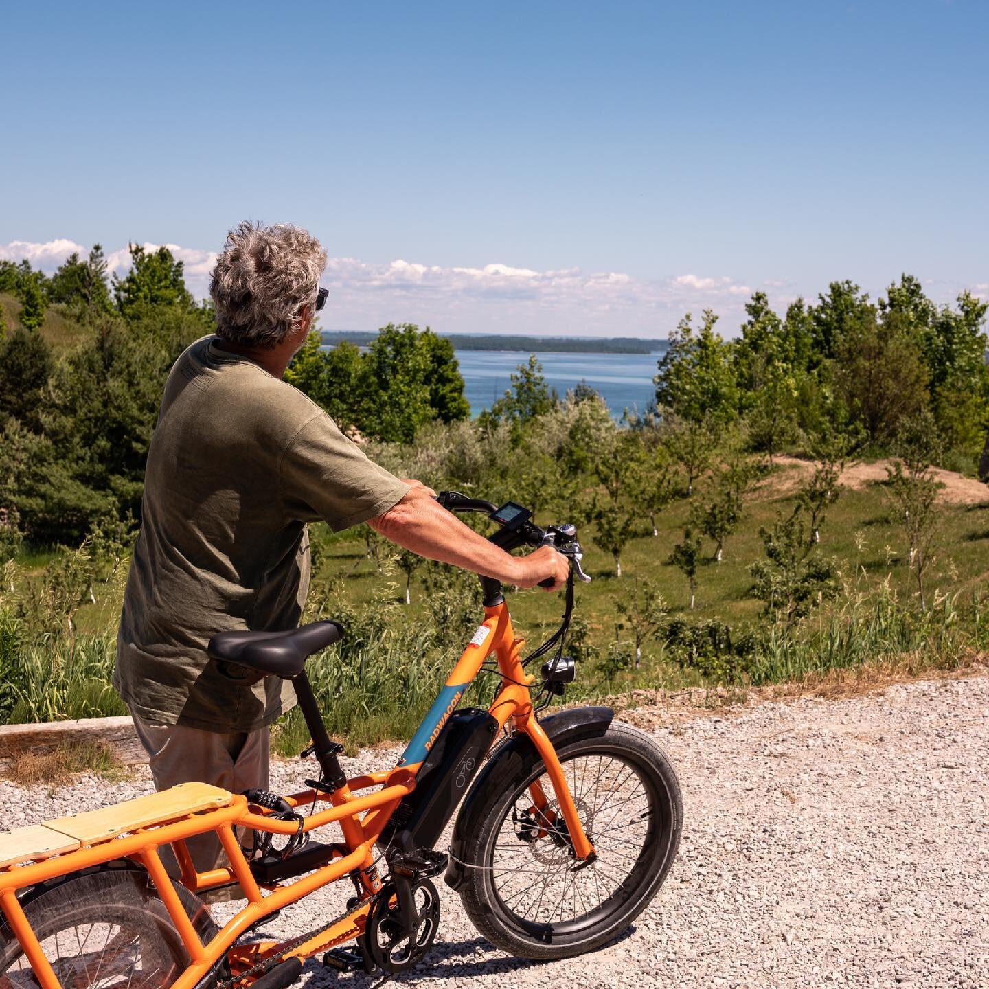 Is it the weekend yet? @suttonsbayciders 

#rideleelanau #suttonsbay #bikes #ebikes #upnorth #suttonsbayciders #adventure #radpowerbikes #puremichigan #ebikerental #comingsoon