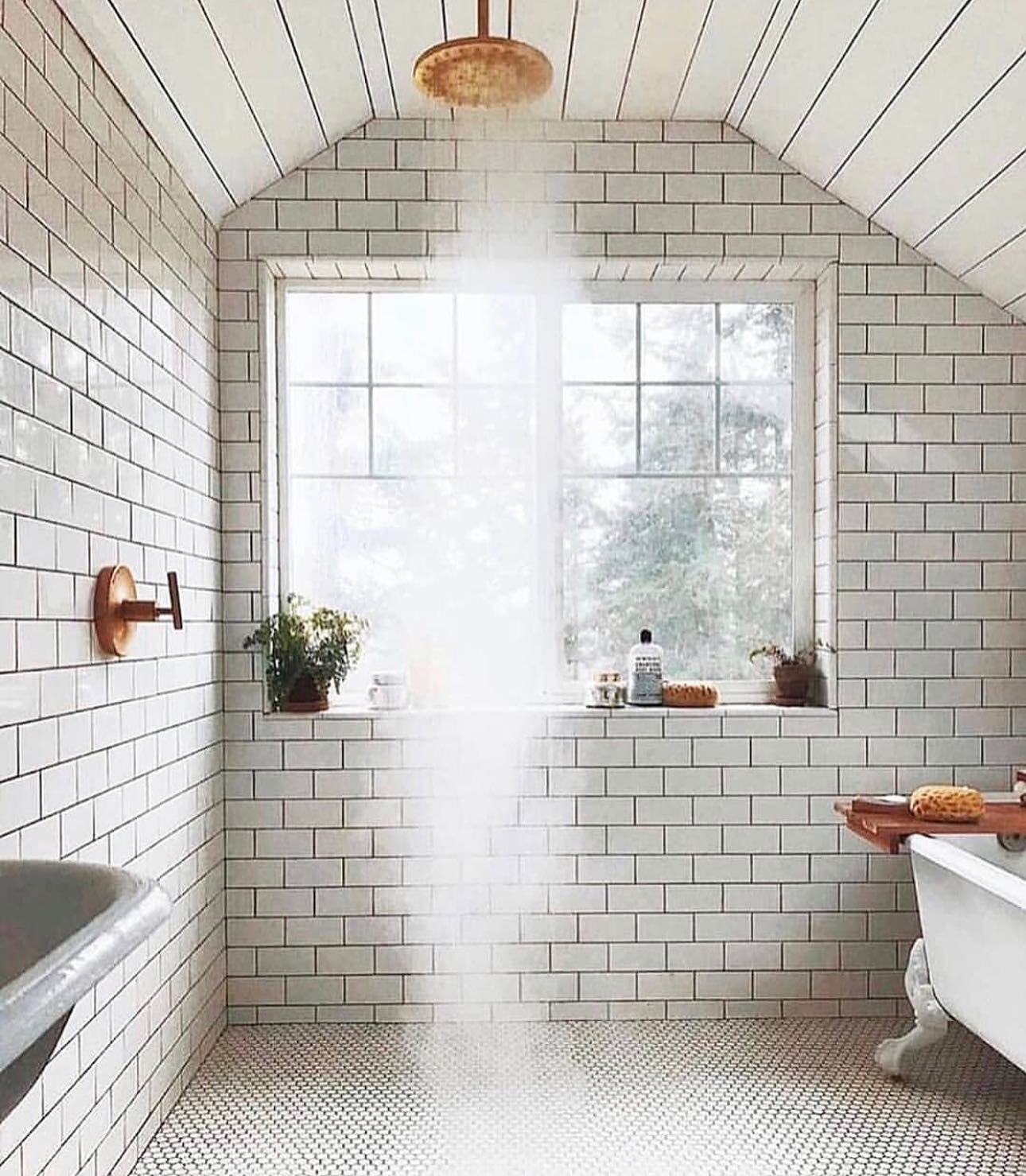 🛁 Self care Sunday // via @saraparsons @vivirdesign 

.
.
.
.
.
#bathroomdesign #showertime #sodomino #interiordesign #bathroom #bath #luxeathome #sunday #selfcaresunday #design