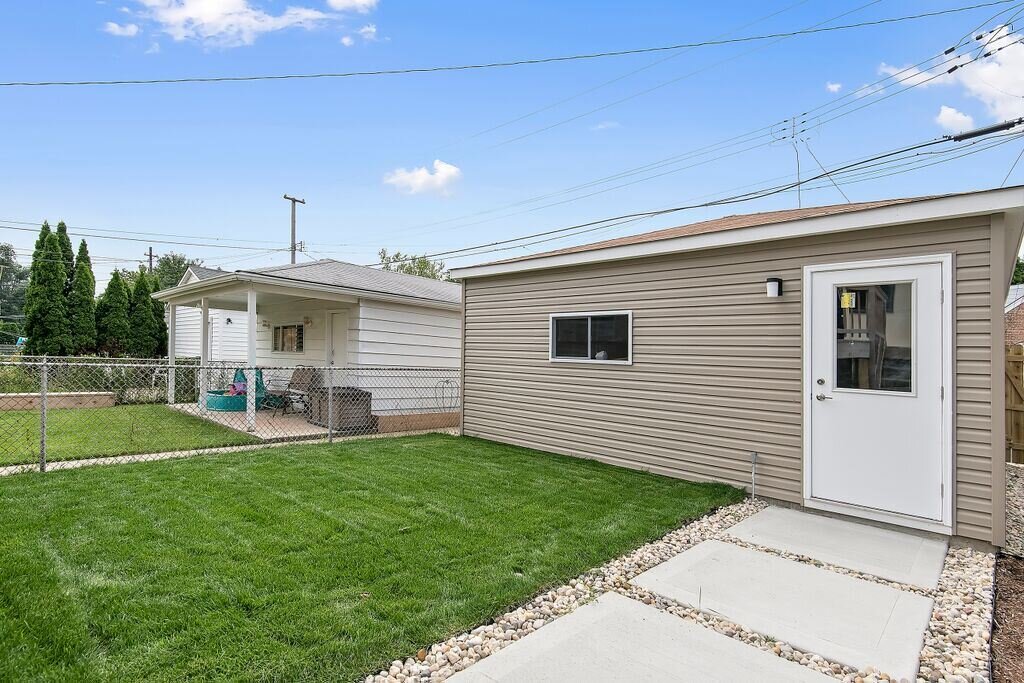 Backyard 1.jpg