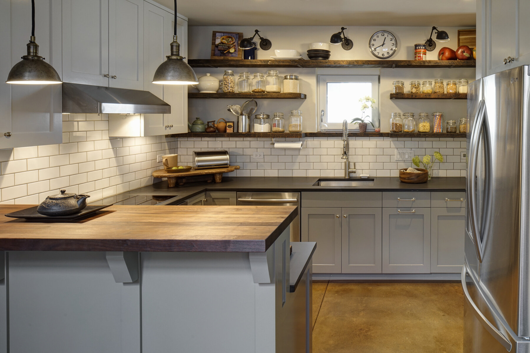 Right Sized kitchen 2 Eric Hausman Photography.jpg