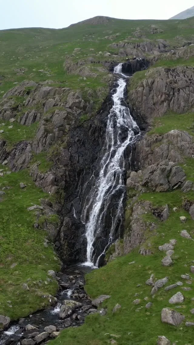 Last year we finished our Coast to Coast journey. This waterfall is seen on the section between Grasmere and Patterdale.
#coasttocoast #lakedistrictnationalpark #lakedistricthikers #lakedistrictuk #lakedistrictadventures #lakedistrictphotography #m