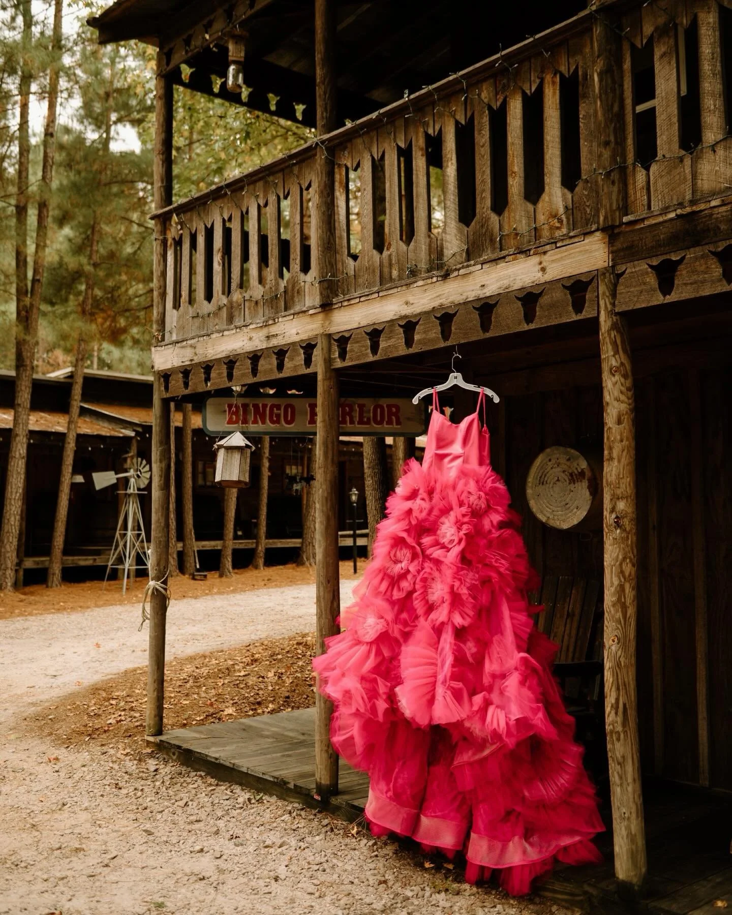 Can&rsquo;t get through this week unless I share more from the pinkest, fully bedazzled, most fun wedding there ever was! 🩷🐴💛🤠🧡

I just can&rsquo;t get over how much Lauren &amp; Andy put their entire personalities into their wedding day and did