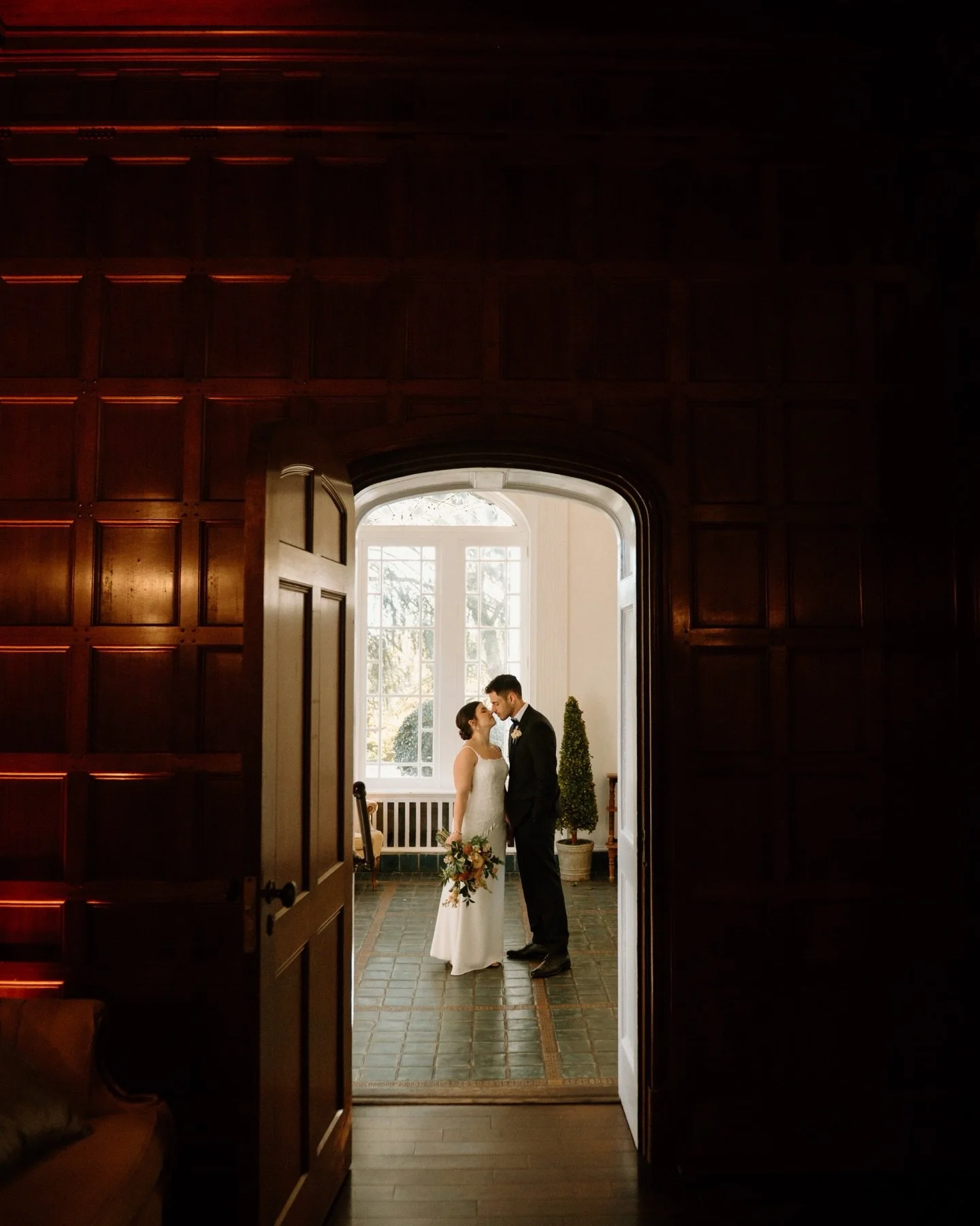 An intimate wedding at @gassawaymansion is always spectacular, and J&amp;J plus their family and friends made it somehow even better. I think March weddings are becoming my favorites 🤭🌸