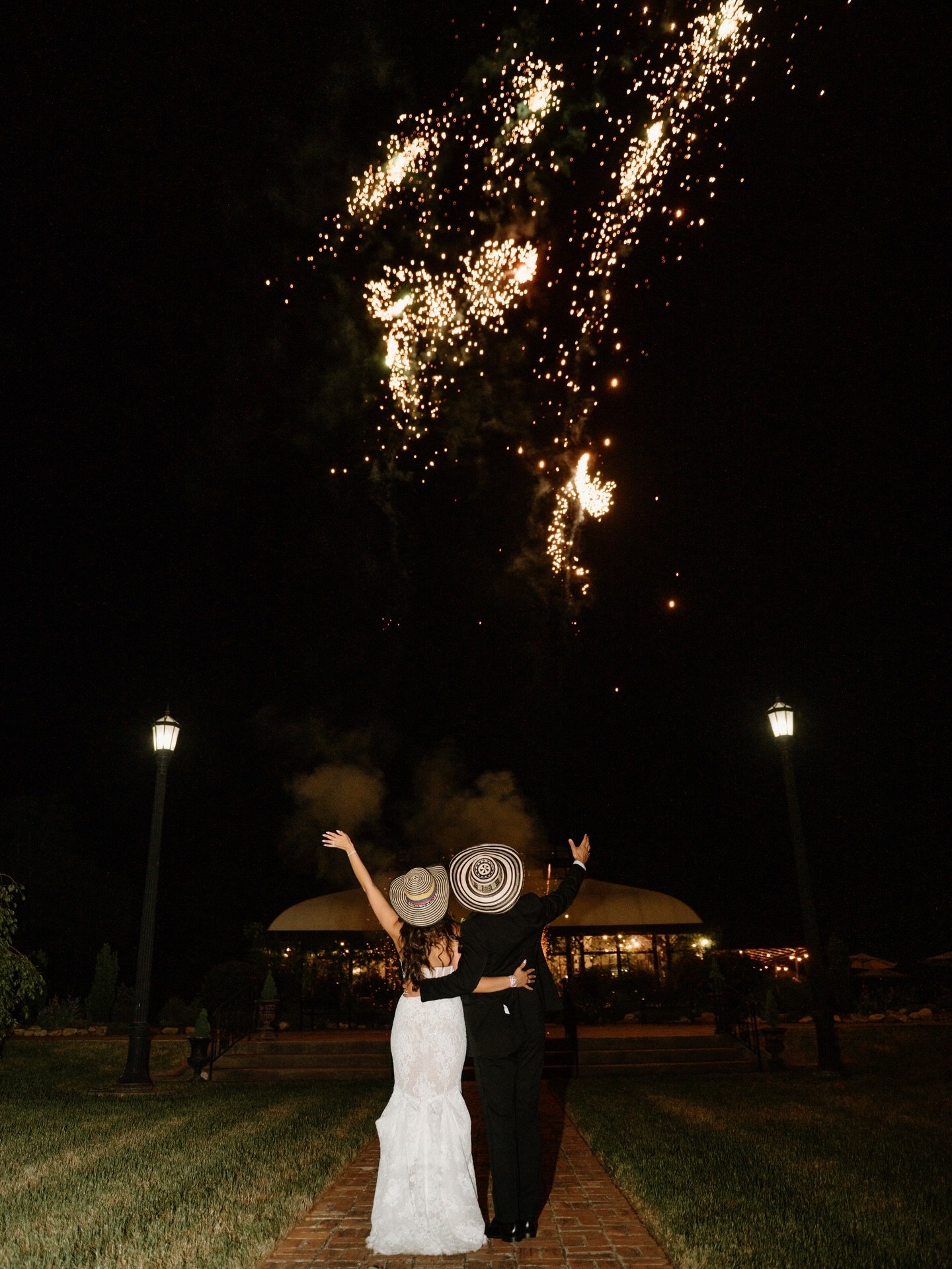 Consider me the president of The Corrales&rsquo; fan club, what an amazing celebration of love, family, and culture!!! One of the most fun weddings I&rsquo;ve gotten the privilege of being a part of 🥳

Venue/Florals: @edinburghwest 
Videographer: @f