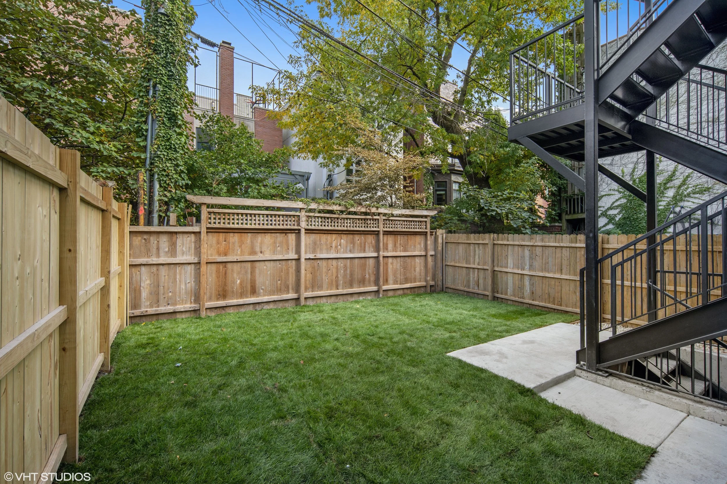 UNIT 1 BACKYARD.jpg