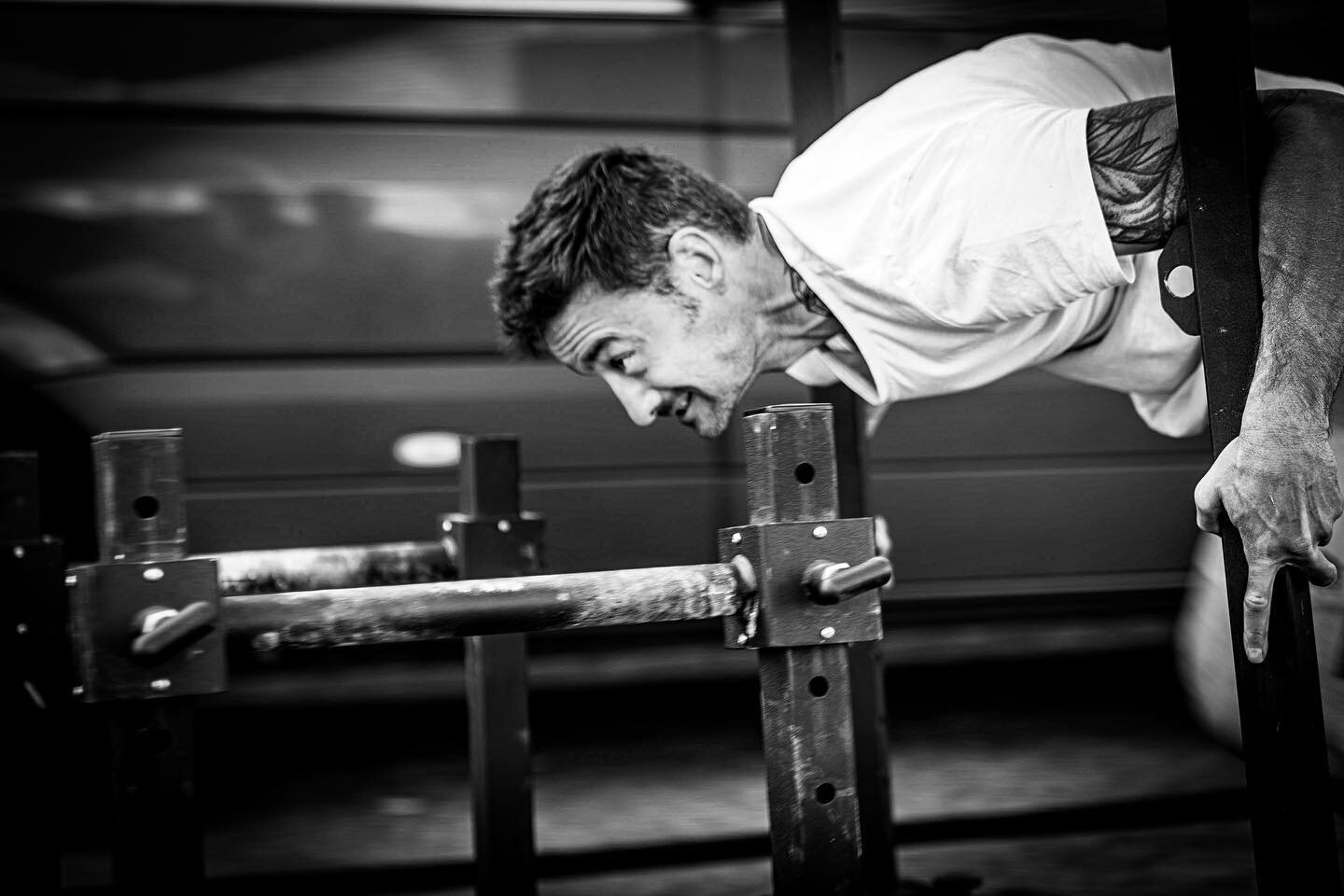 The darkness of the sled push. Remy pushing hard during the @strongfit1 seminar 

#fitness #blackandwhite #alphashooters #sonya7riii #movement