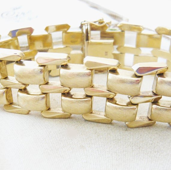 https://i.etsystatic.com/11619745/r/il/6d4a7d/3111616924/il_570xN.3111616924_qjen.jpg