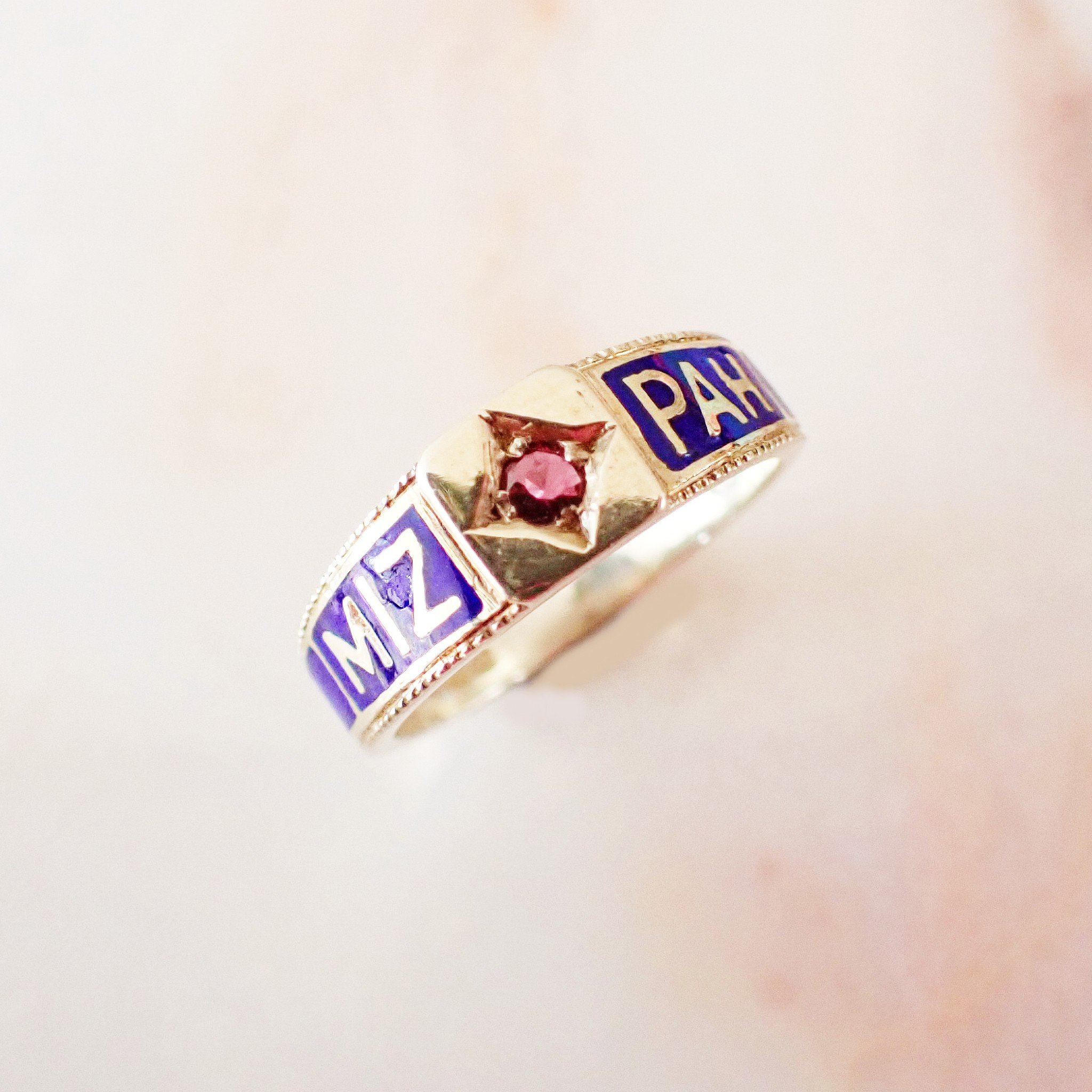 PB210526.jpg