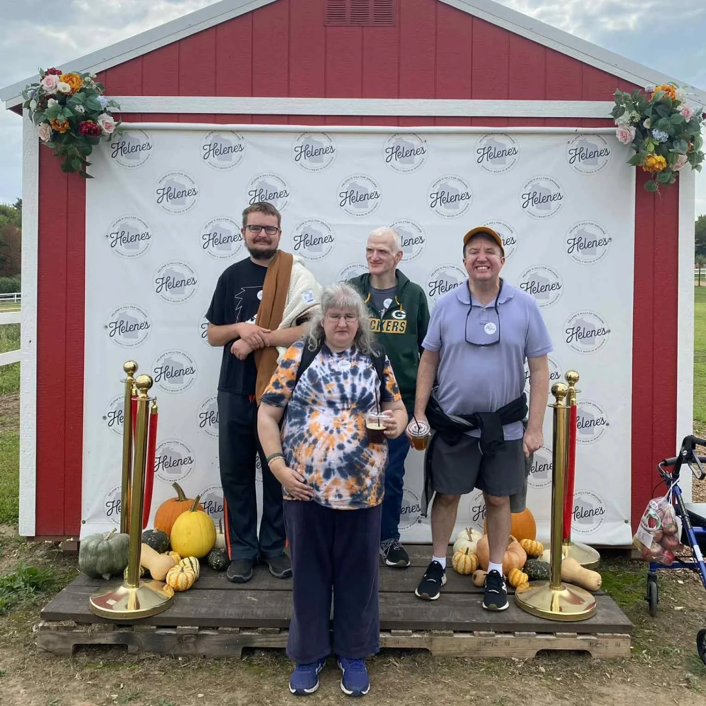 We loved visiting Helene's Hilltop Orchard in Merrill! 𝗪𝗘 𝗛𝗔𝗗 𝗦𝗢 𝗠𝗨𝗖𝗛 𝗙𝗨𝗡 𝗣𝗜𝗖𝗞𝗜𝗡𝗚 𝗔𝗣𝗣𝗟𝗘𝗦 from the many apple trees! Helene's is a wonderful farm to visit in the fall, and we can't wait to enjoy eating our fresh-picked apple