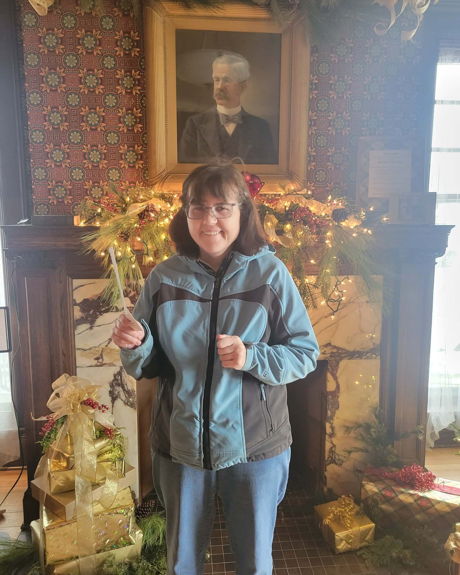 We enjoyed visiting the @swchmuseum's 𝗕𝗘𝗔𝗨𝗧𝗜𝗙𝗨𝗟𝗟𝗬 𝗗𝗘𝗖𝗢𝗥𝗔𝗧𝗘𝗗 Christmas Tree Walk last week! It was a wonderful place to see and we appreciate all of the hard work and dedication that goes into creating this festive display!