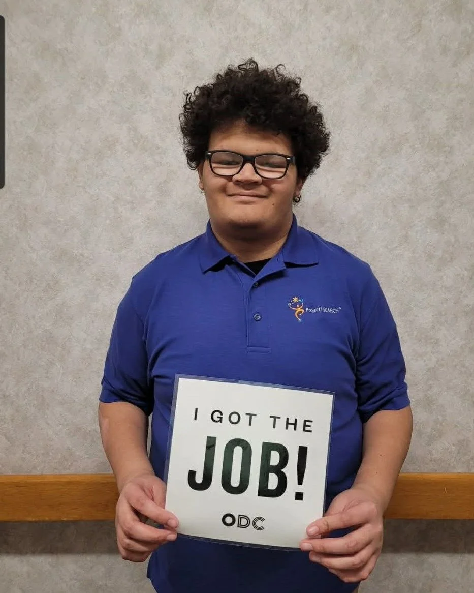 𝗣𝗟𝗘𝗔𝗦𝗘 𝗝𝗢𝗜𝗡 𝗨𝗦 𝗜𝗡 𝗖𝗢𝗡𝗚𝗥𝗔𝗧𝗨𝗟𝗔𝗧𝗜𝗡𝗚 Project Search at Aspirus Wisconsin Rapids' first hire of the year, 𝗞𝗬𝗕𝗥𝗘! He was hired at Hotel Mead and Conference Center as a dishwasher! His roles are to wash the dishes and clean 