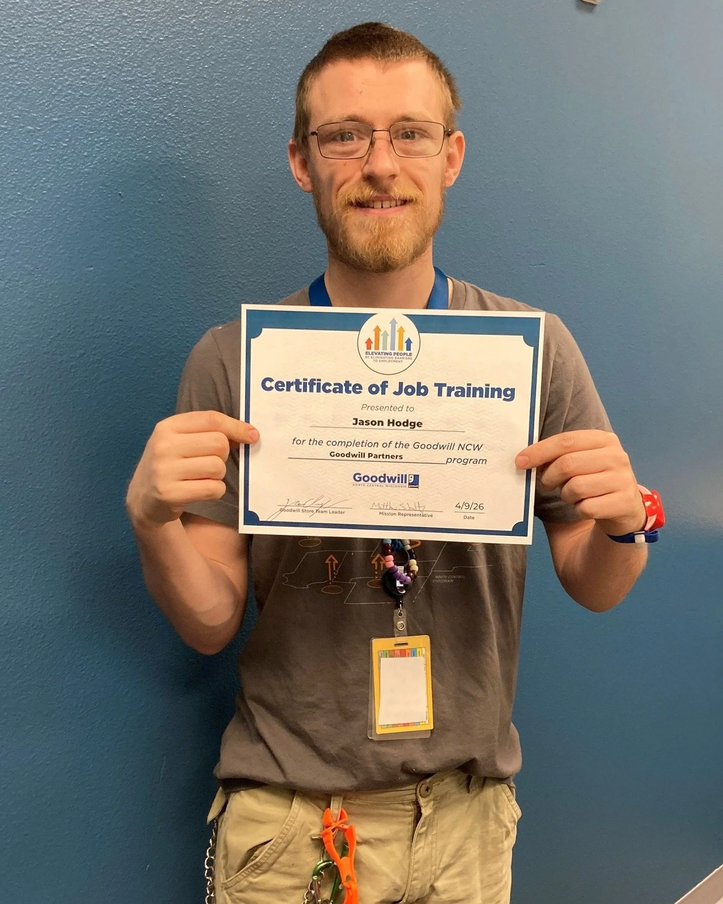 𝗣𝗟𝗘𝗔𝗦𝗘 𝗝𝗢𝗜𝗡 𝗨𝗦 𝗜𝗡 𝗖𝗢𝗡𝗚𝗥𝗔𝗧𝗨𝗟𝗔𝗧𝗜𝗡𝗚 𝗝𝗔𝗦𝗢𝗡! He just completed his 18-month Goodwill Training program, and his next steps are to work with DVR and his ODC support team to find community employment. Jason did an excellent j