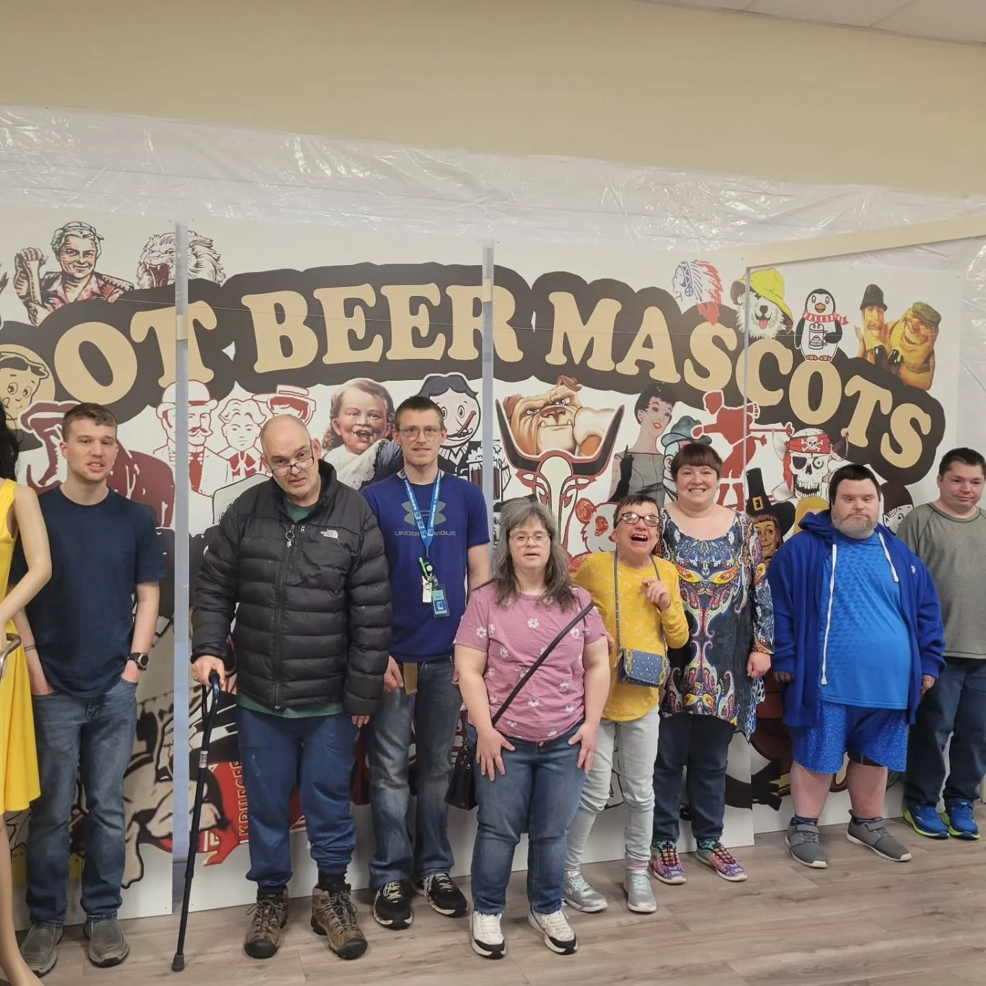 We visited the Museum of Root Beer located in the Wisconsin Dells where 𝗪𝗘 𝗟𝗘𝗔𝗥𝗡𝗘𝗗 𝗔𝗕𝗢𝗨𝗧 𝗧𝗛𝗘 𝗢𝗥𝗜𝗚𝗜𝗡𝗦 𝗢𝗙 𝗥𝗢𝗢𝗧 𝗕𝗘𝗘𝗥, learned soda pop culture and heard stories behind the world's only root beer museum! 𝗧𝗛𝗔𝗡𝗞 𝗬𝗢?