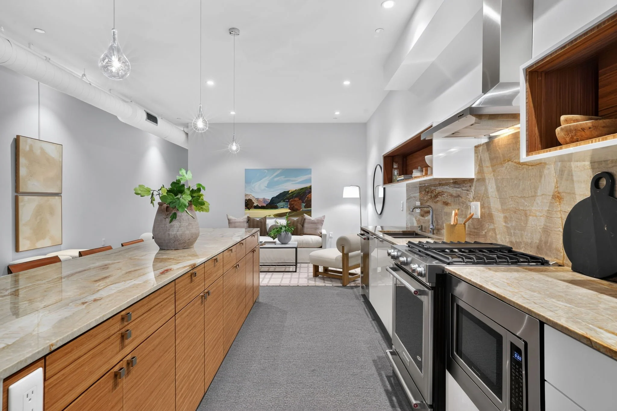 21-web-or-mls-1813 Capitol Ave.-21.jpg