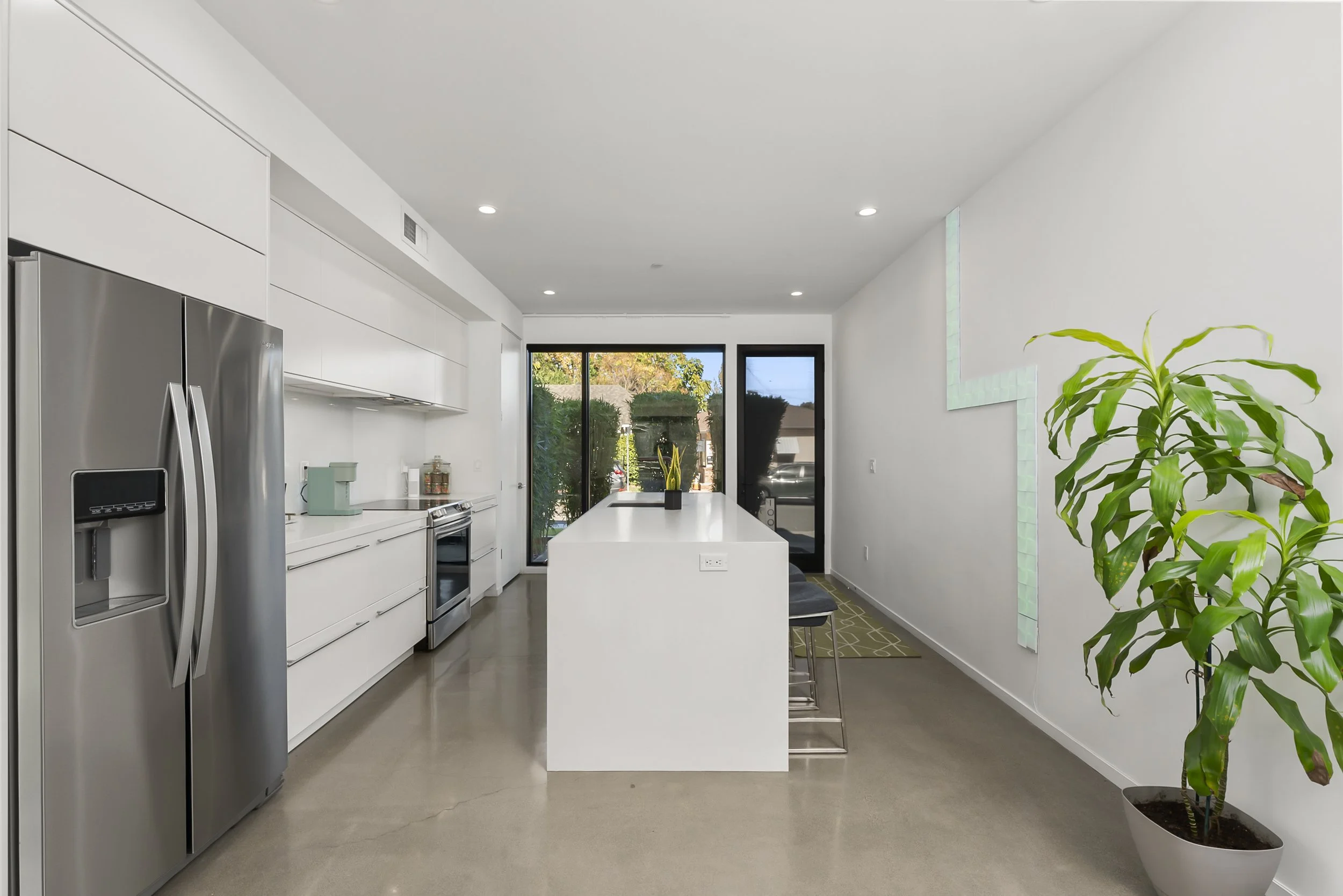 1008 Yale St Photos (35).JPG