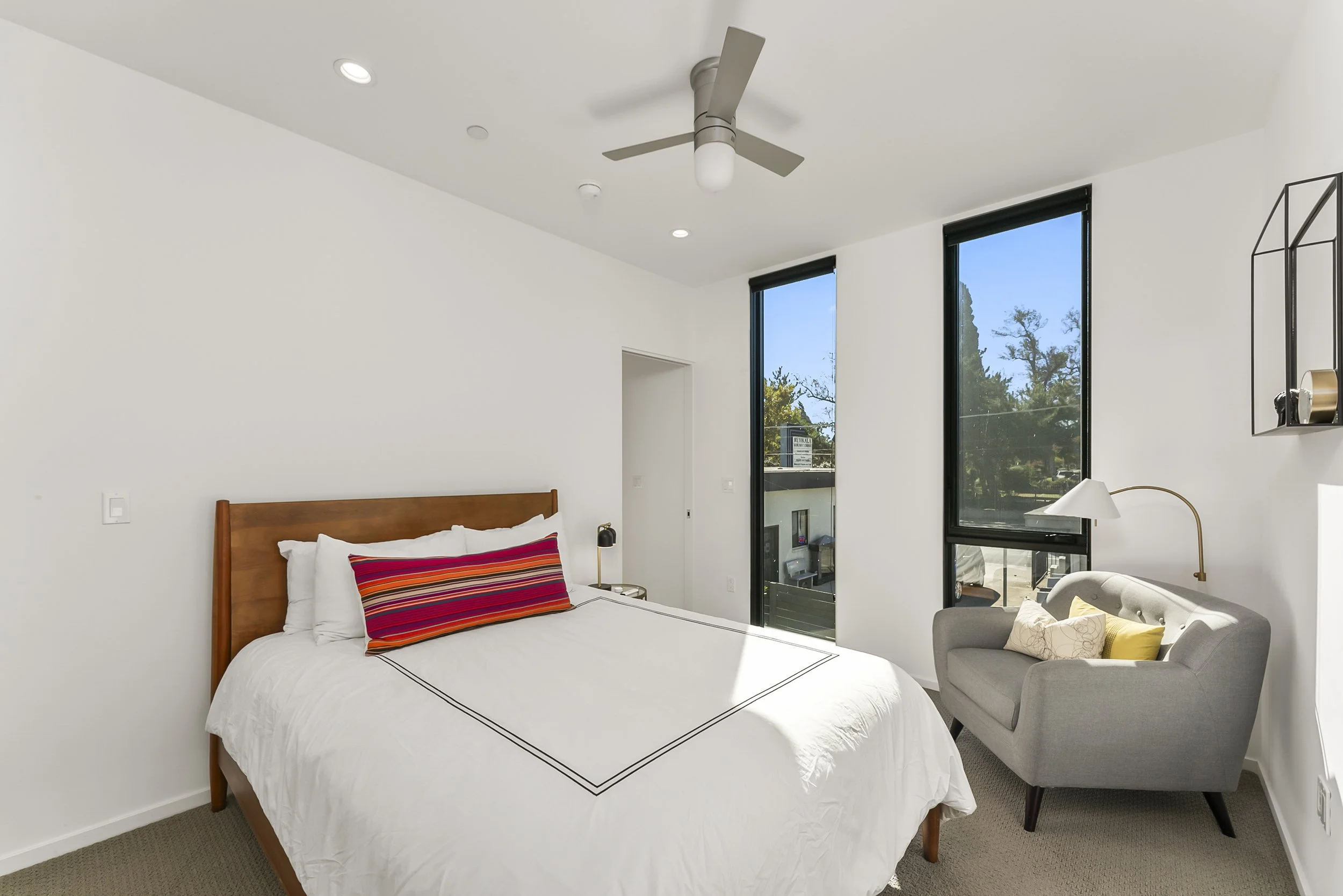 1008 Yale St Photos (41).JPG