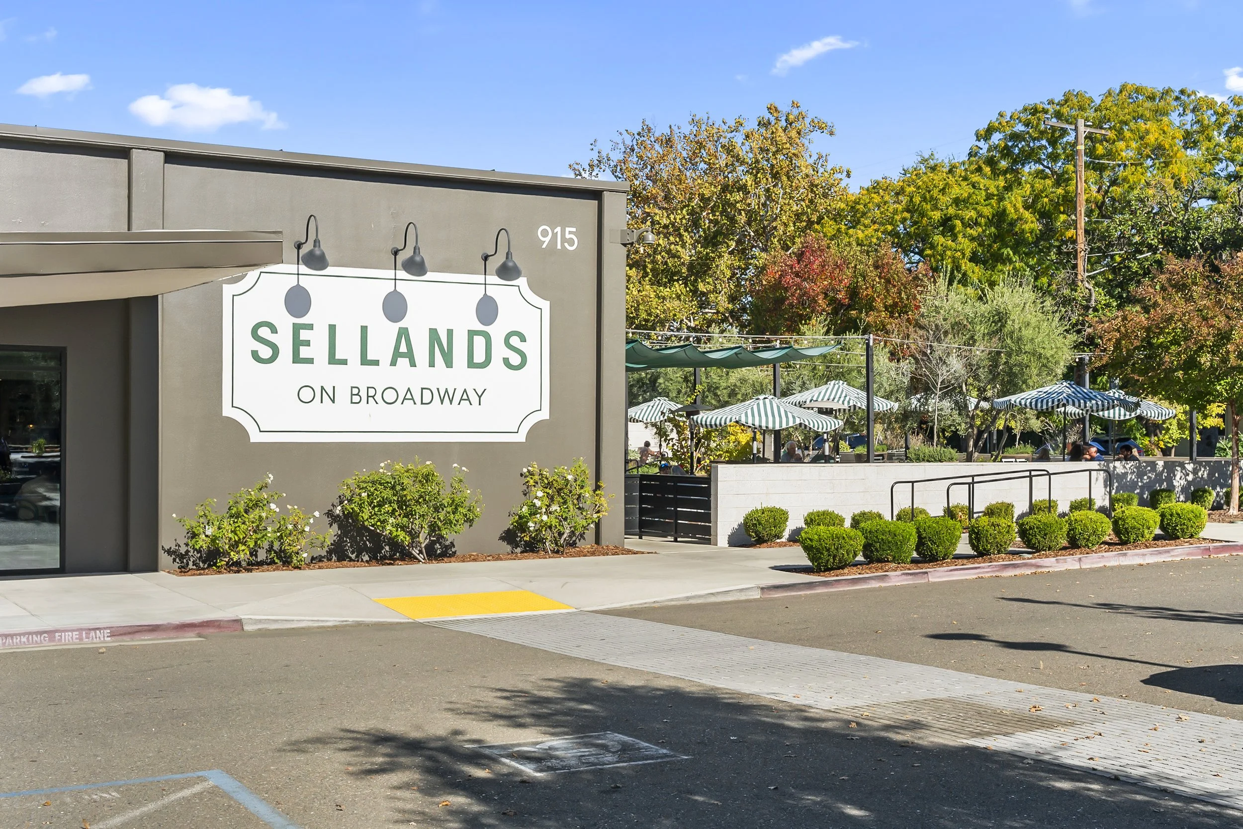 1008 Yale St Photos (76).JPG