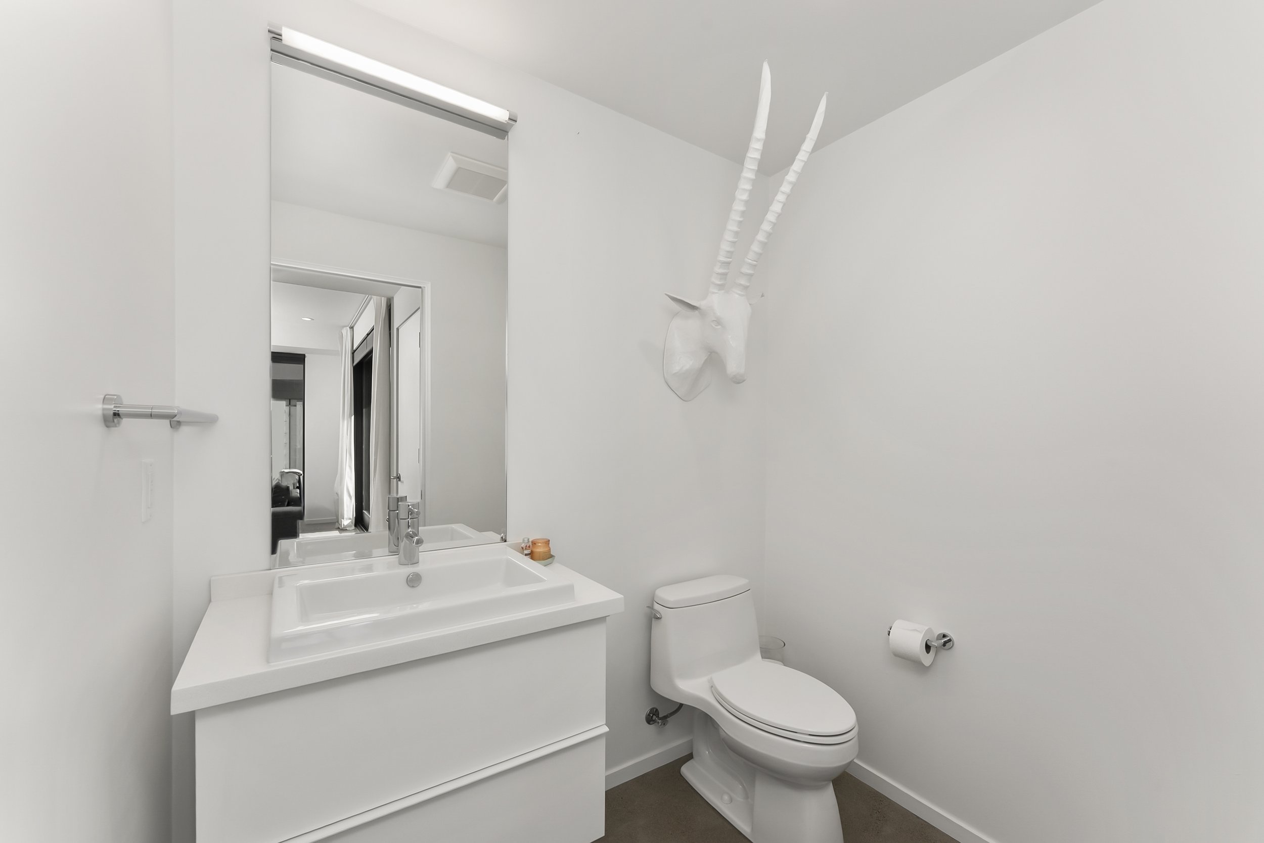 1008 Yale St Photos (33).JPG