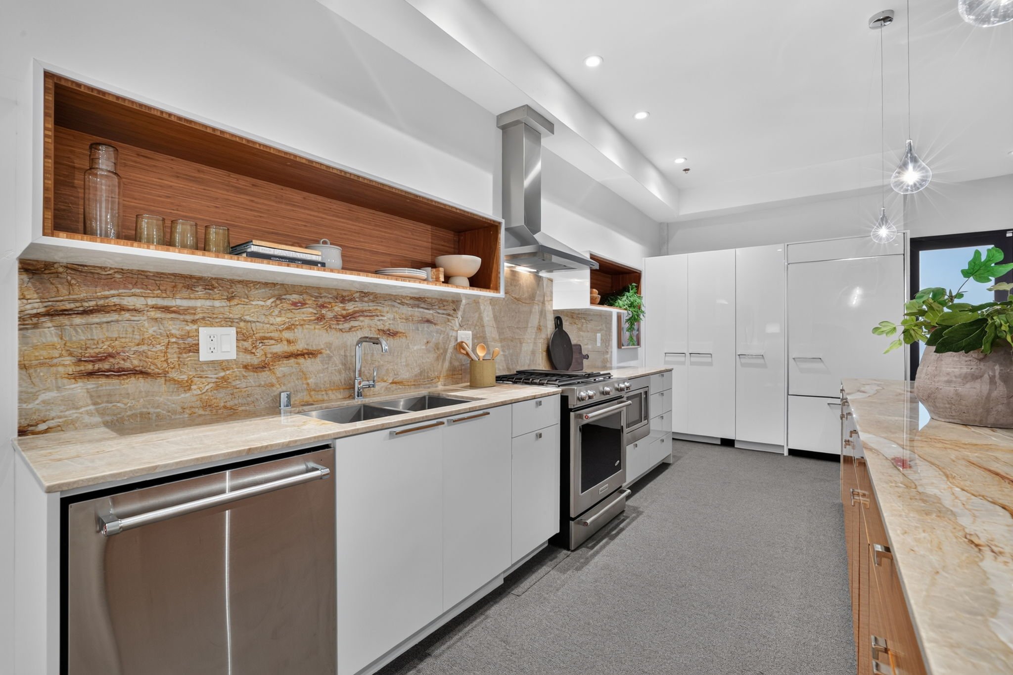 23-web-or-mls-1813 Capitol Ave.-23.jpg