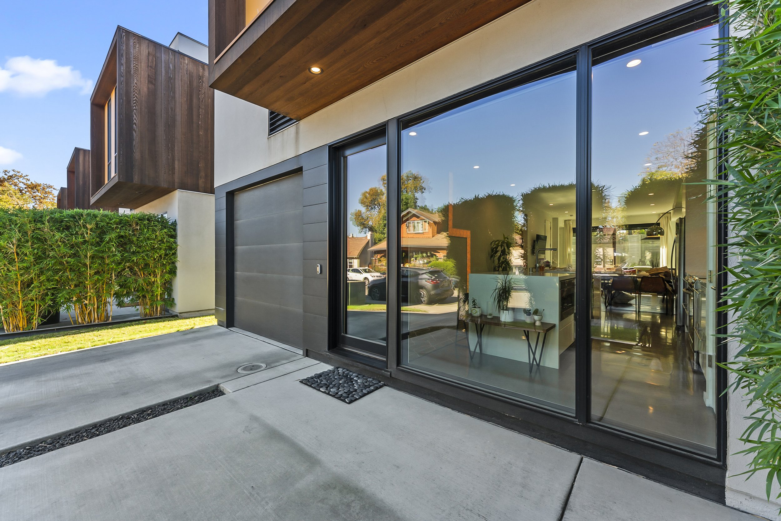 1008 Yale St Photos (13).JPG