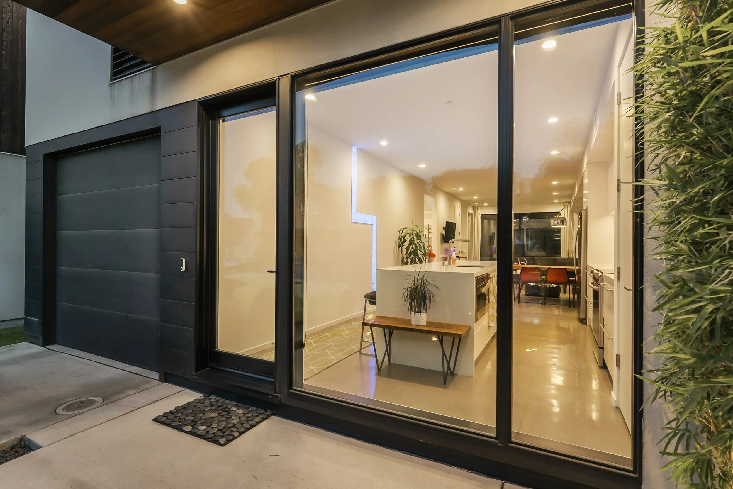 1008 Yale St Twilights (6).JPG