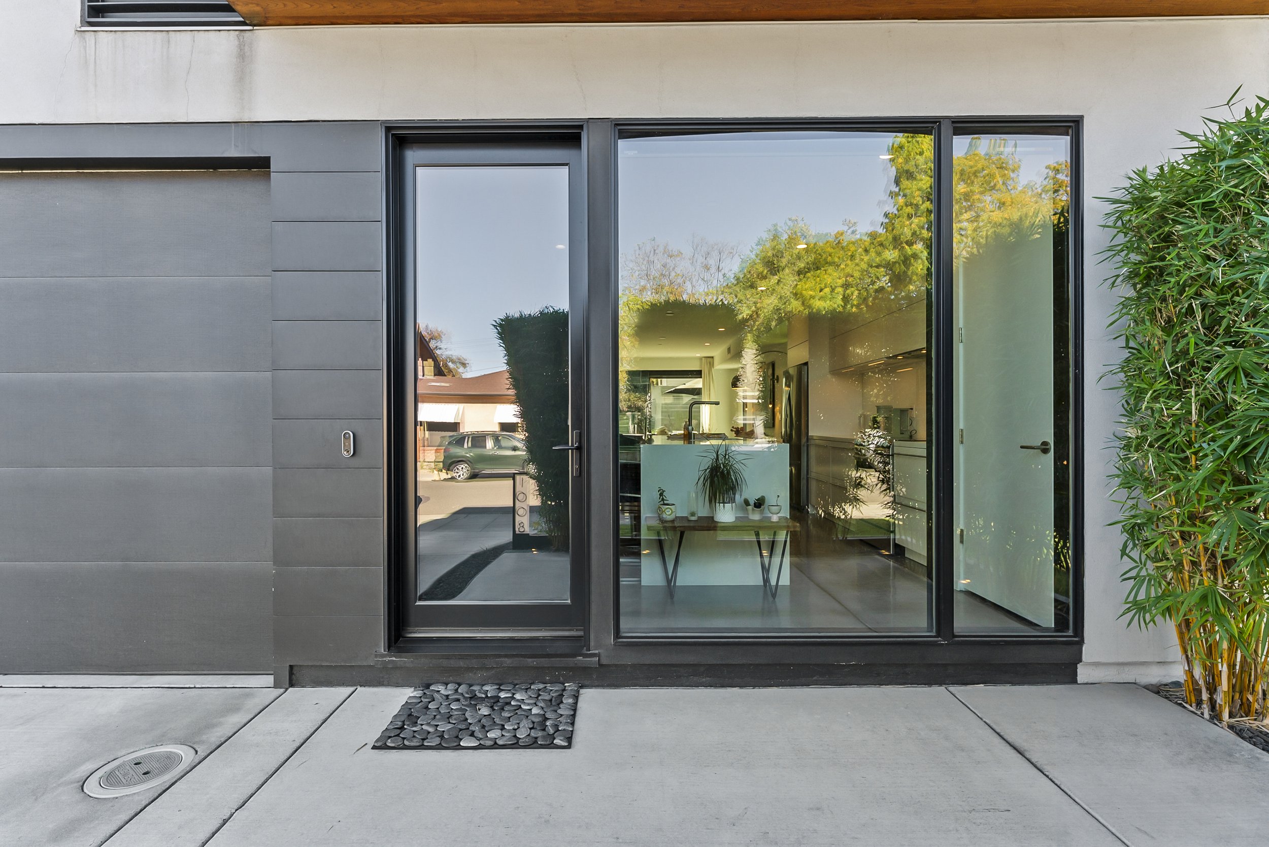 1008 Yale St Photos (14).JPG