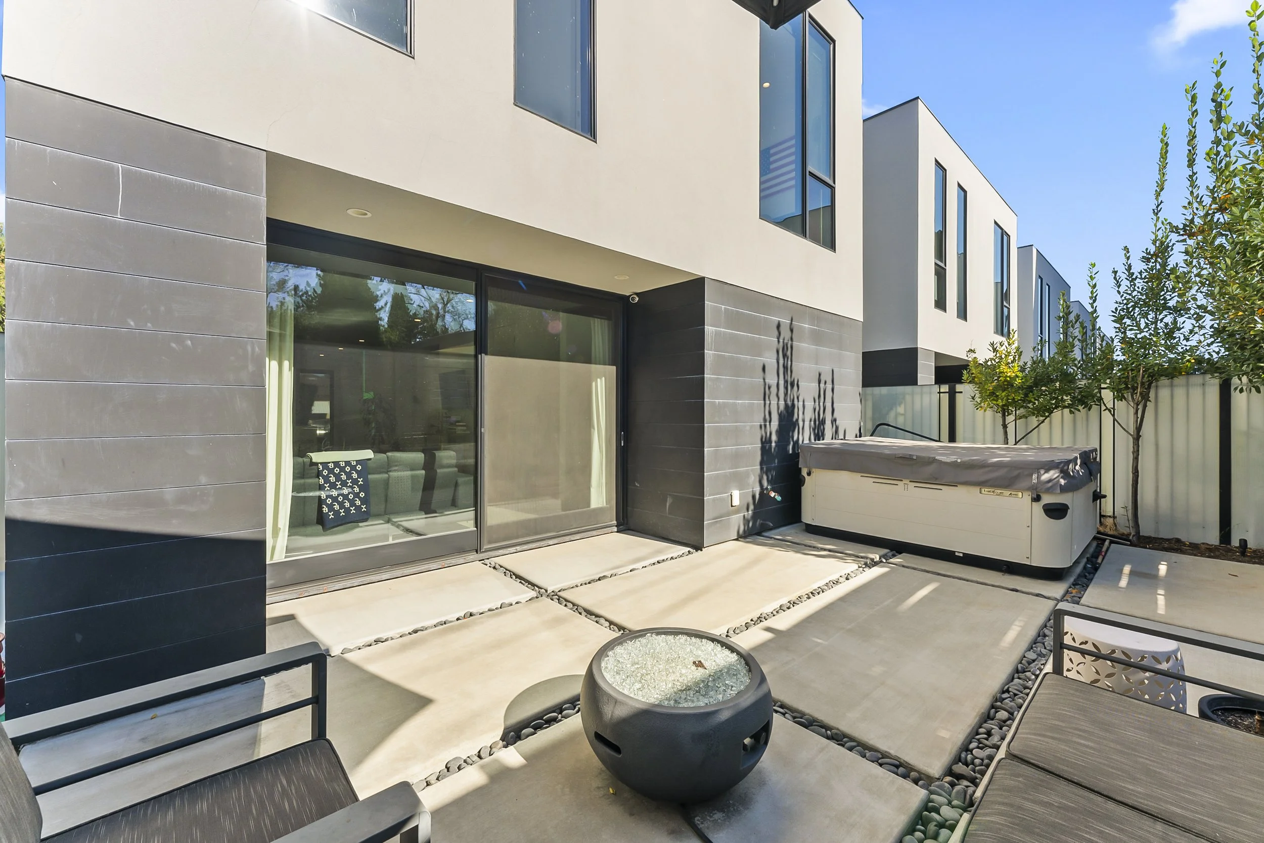 1008 Yale St Photos (66).JPG