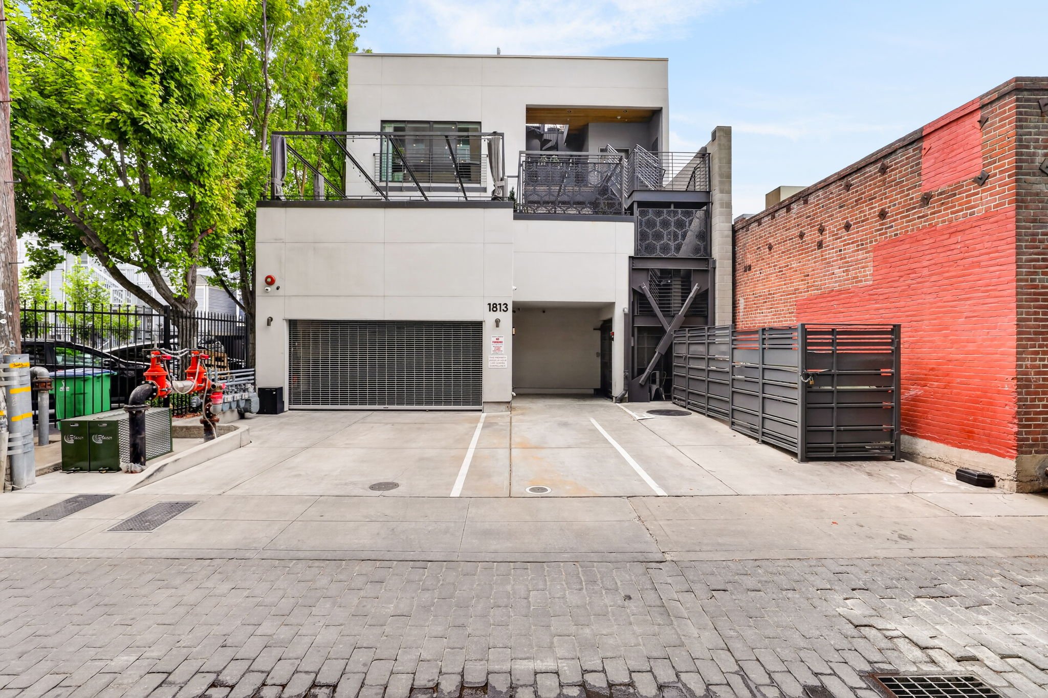 51-web-or-mls-1813 Capitol Ave.-51.jpg