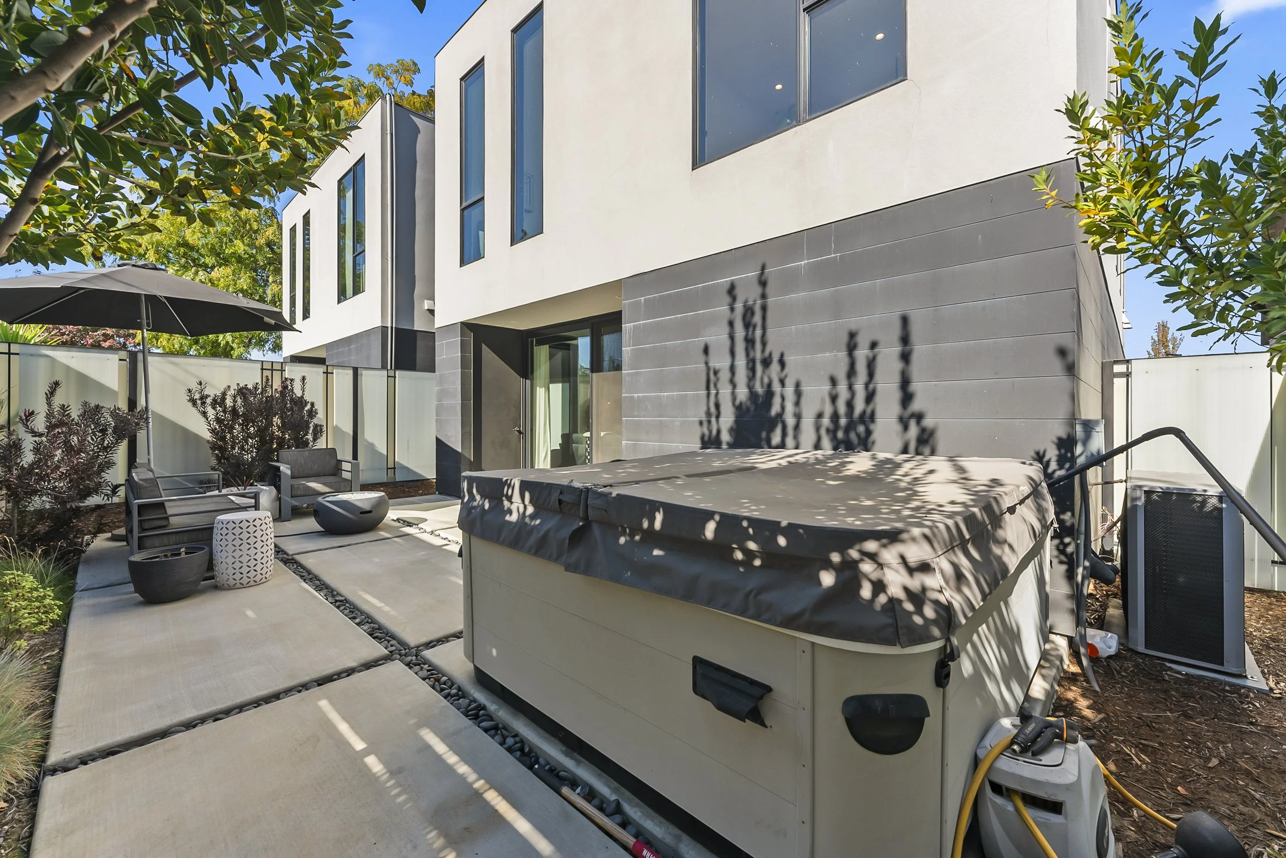 1008 Yale St Photos (71).JPG