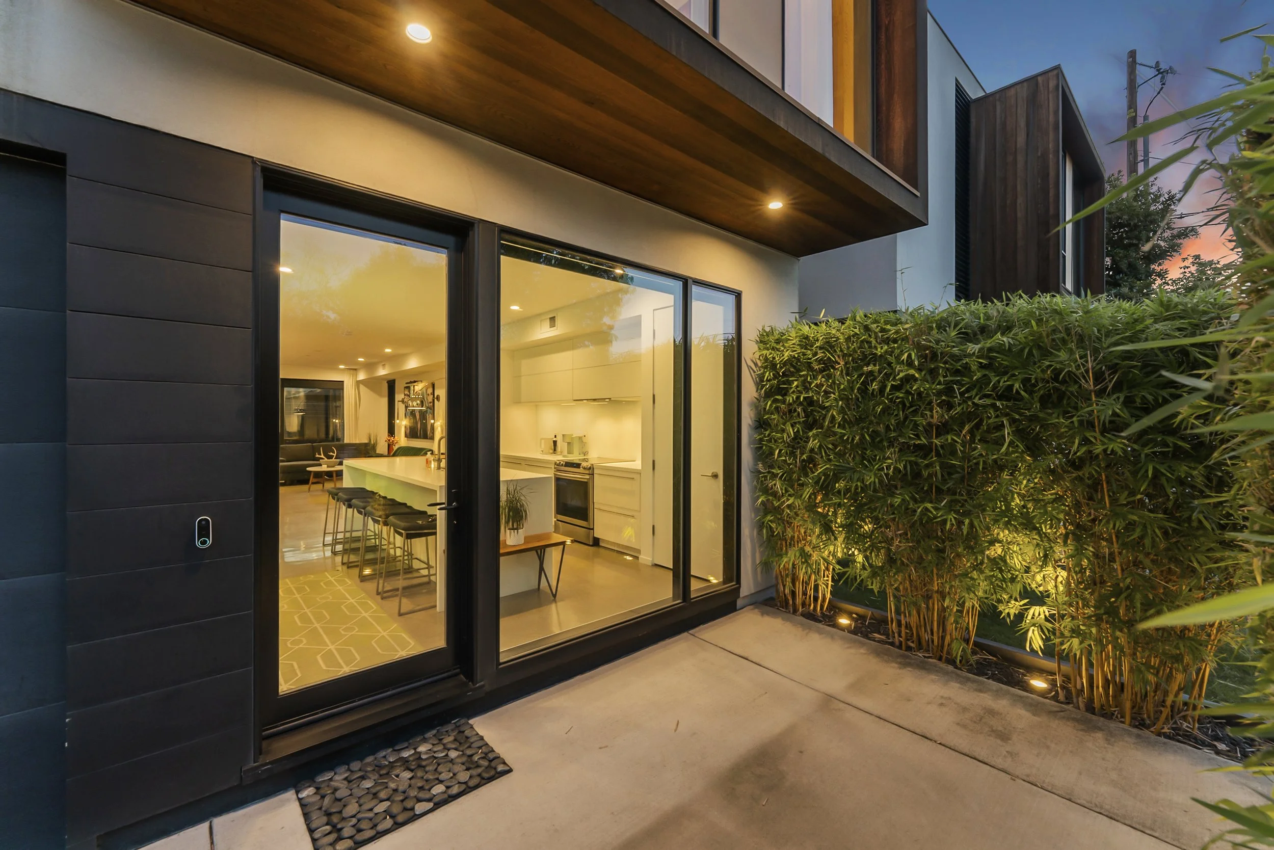 1008 Yale St Twilights (5).JPG