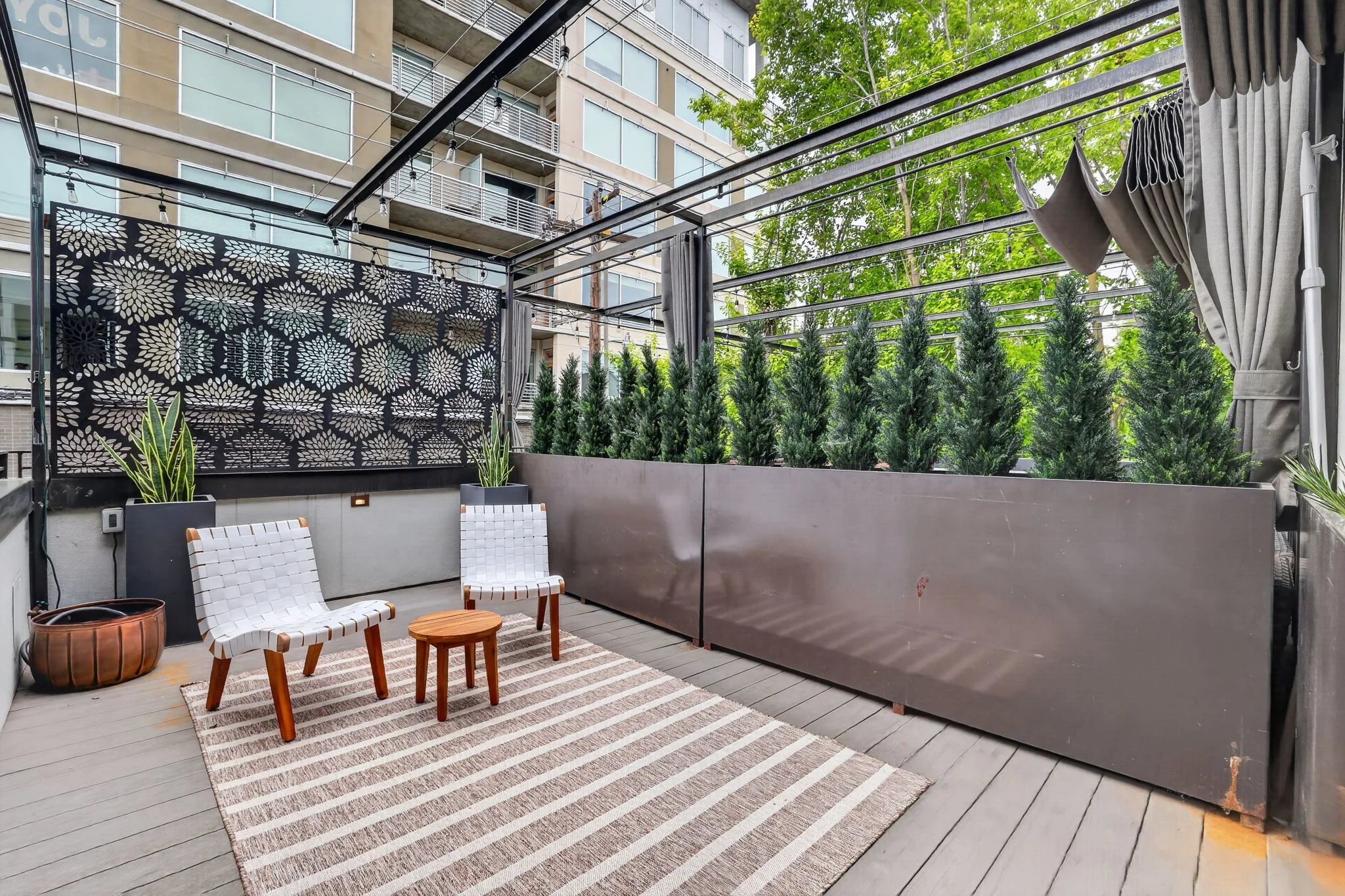 10-web-or-mls-1813 Capitol Ave.-10.jpg