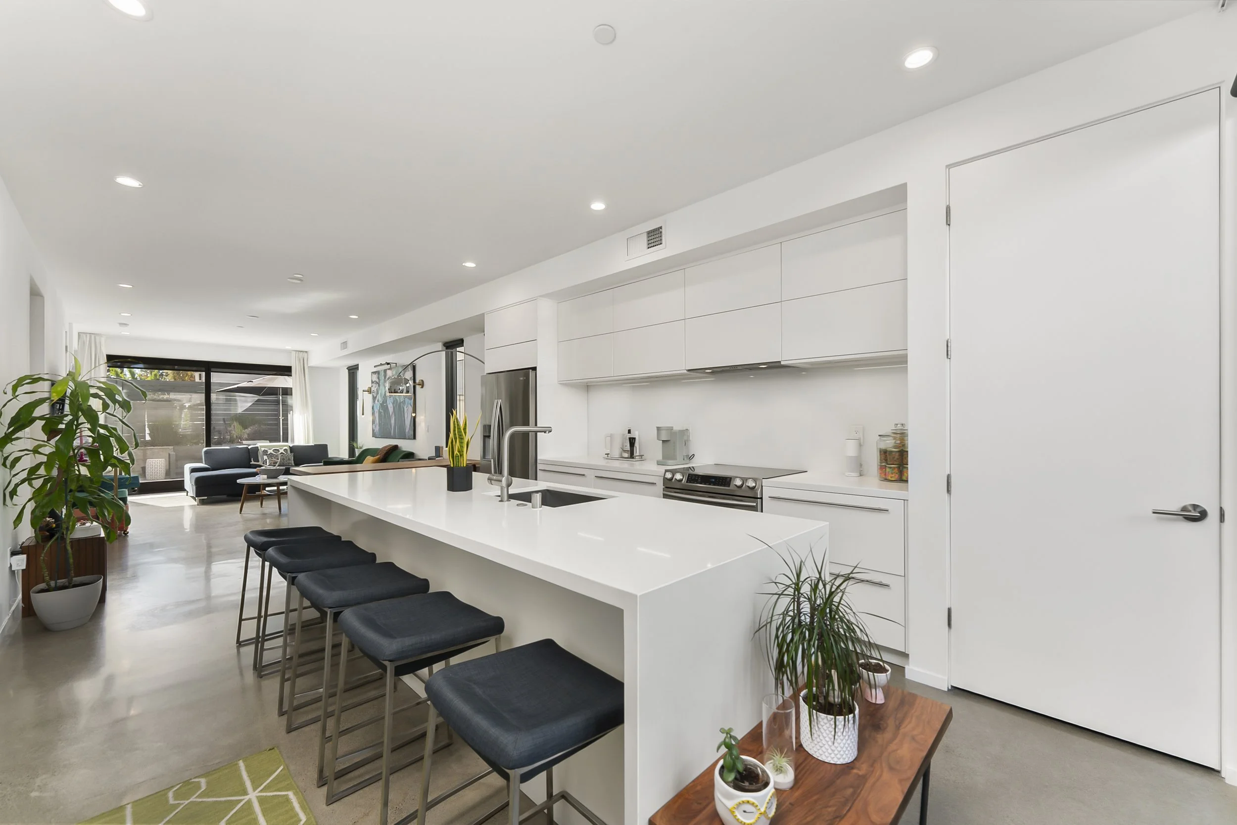 1008 Yale St Photos (17).JPG