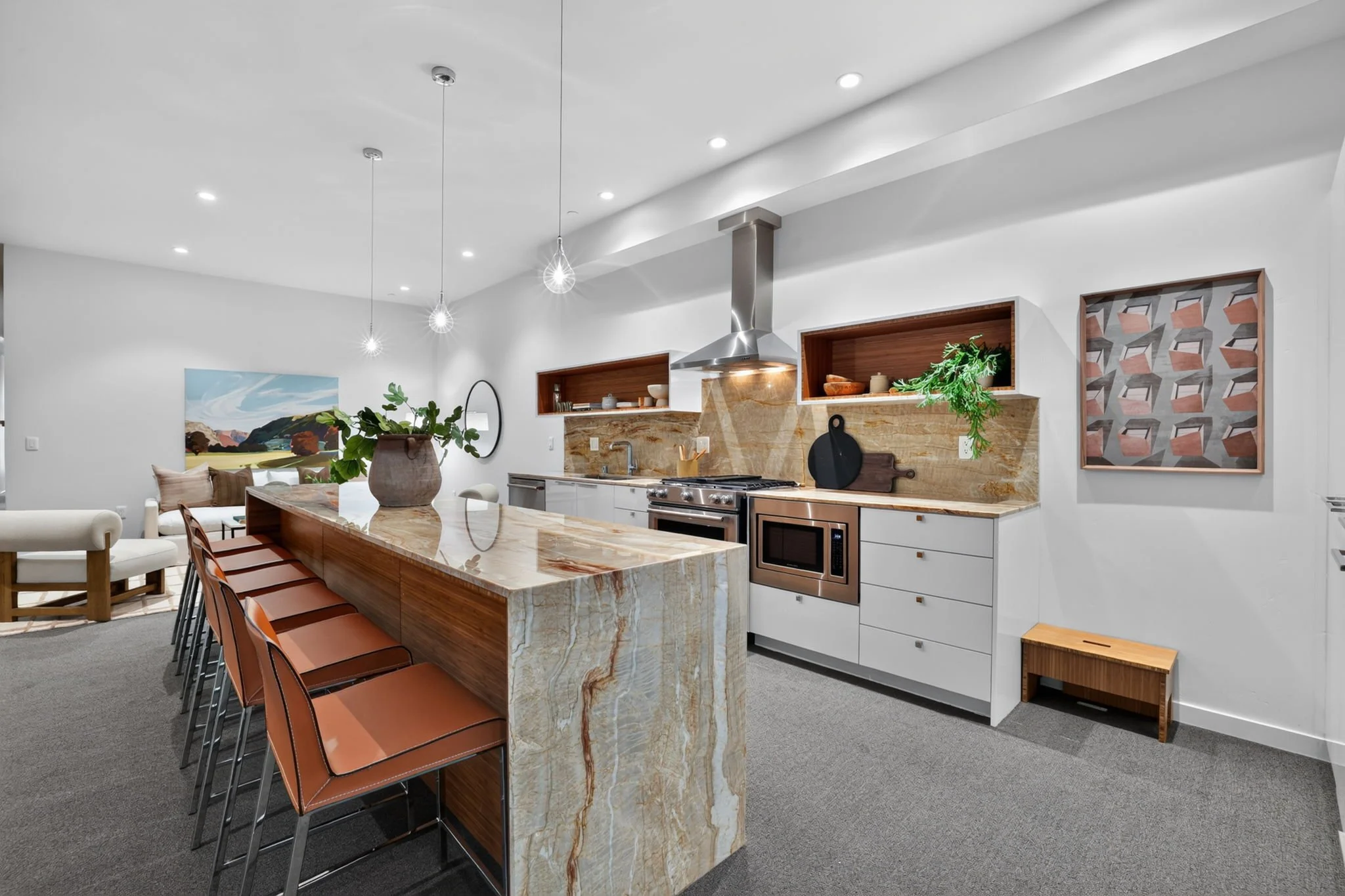 19-web-or-mls-1813 Capitol Ave.-19.jpg