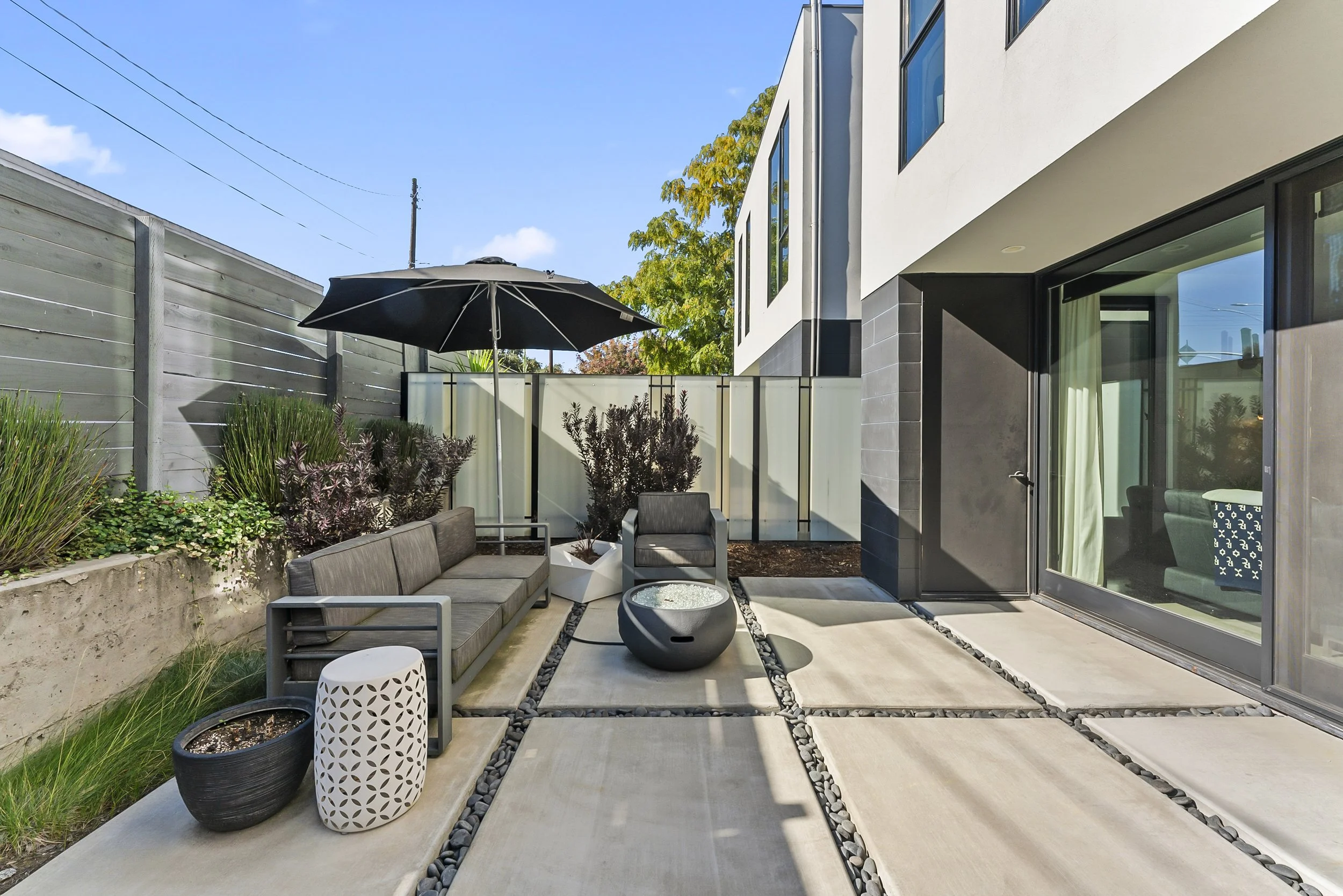 1008 Yale St Photos (70).JPG