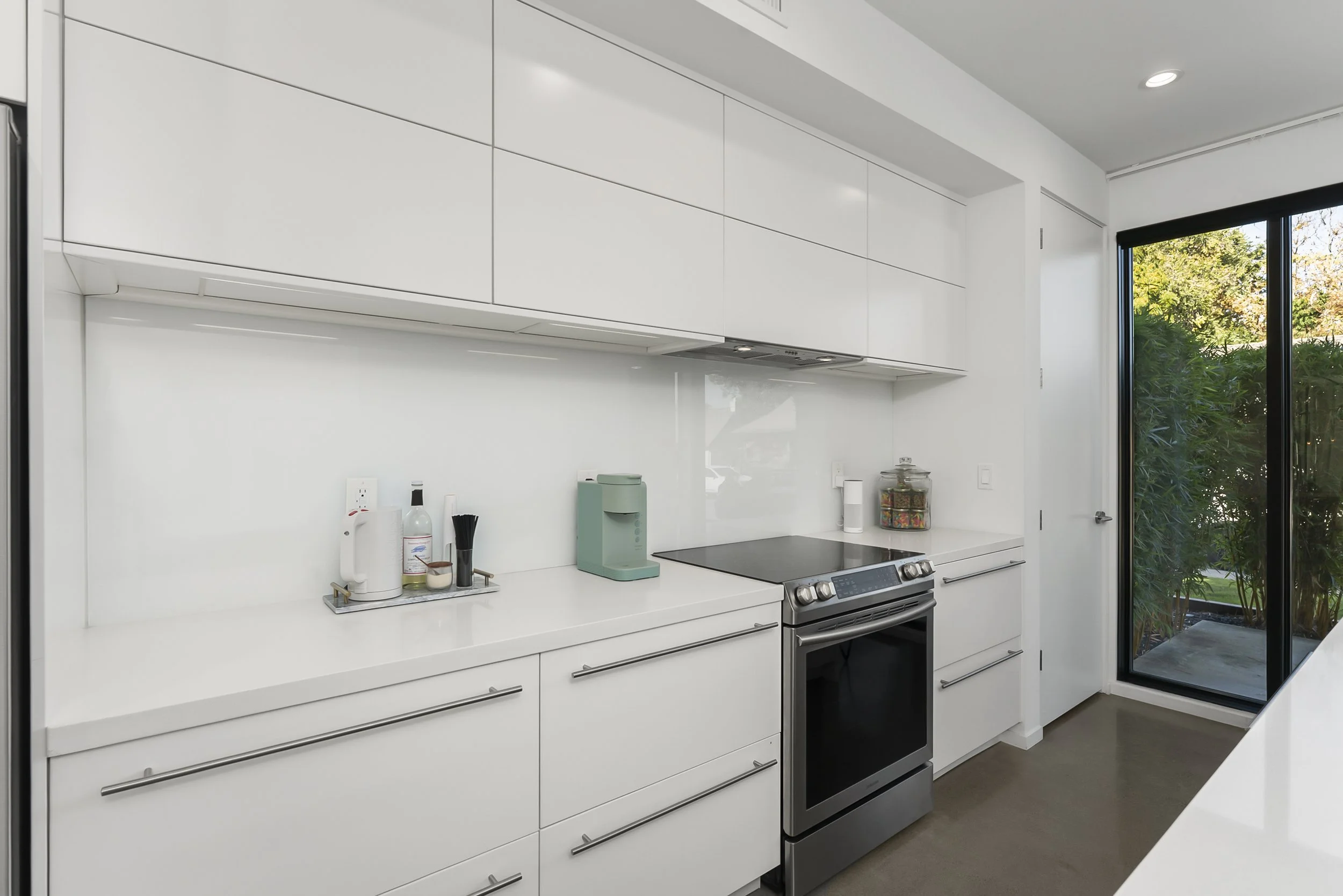 1008 Yale St Photos (22).JPG