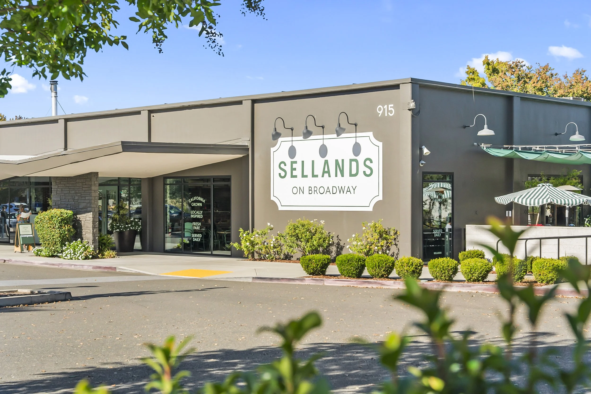 1008 Yale St Photos (75).JPG